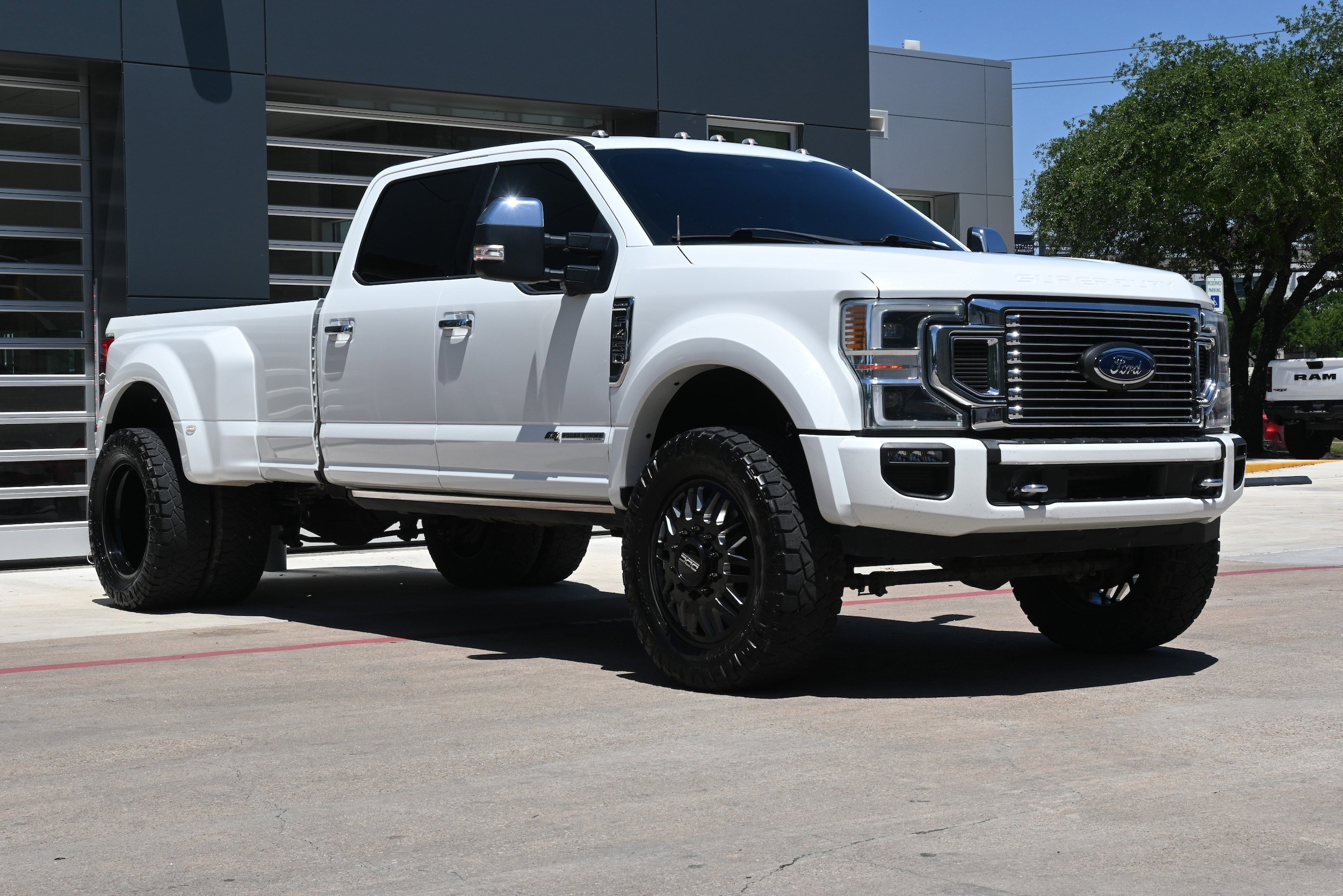 Used 2022 Ford F-450 Super Duty Platinum with VIN 1FT8W4DT2NEF57788 for sale in Austin, TX