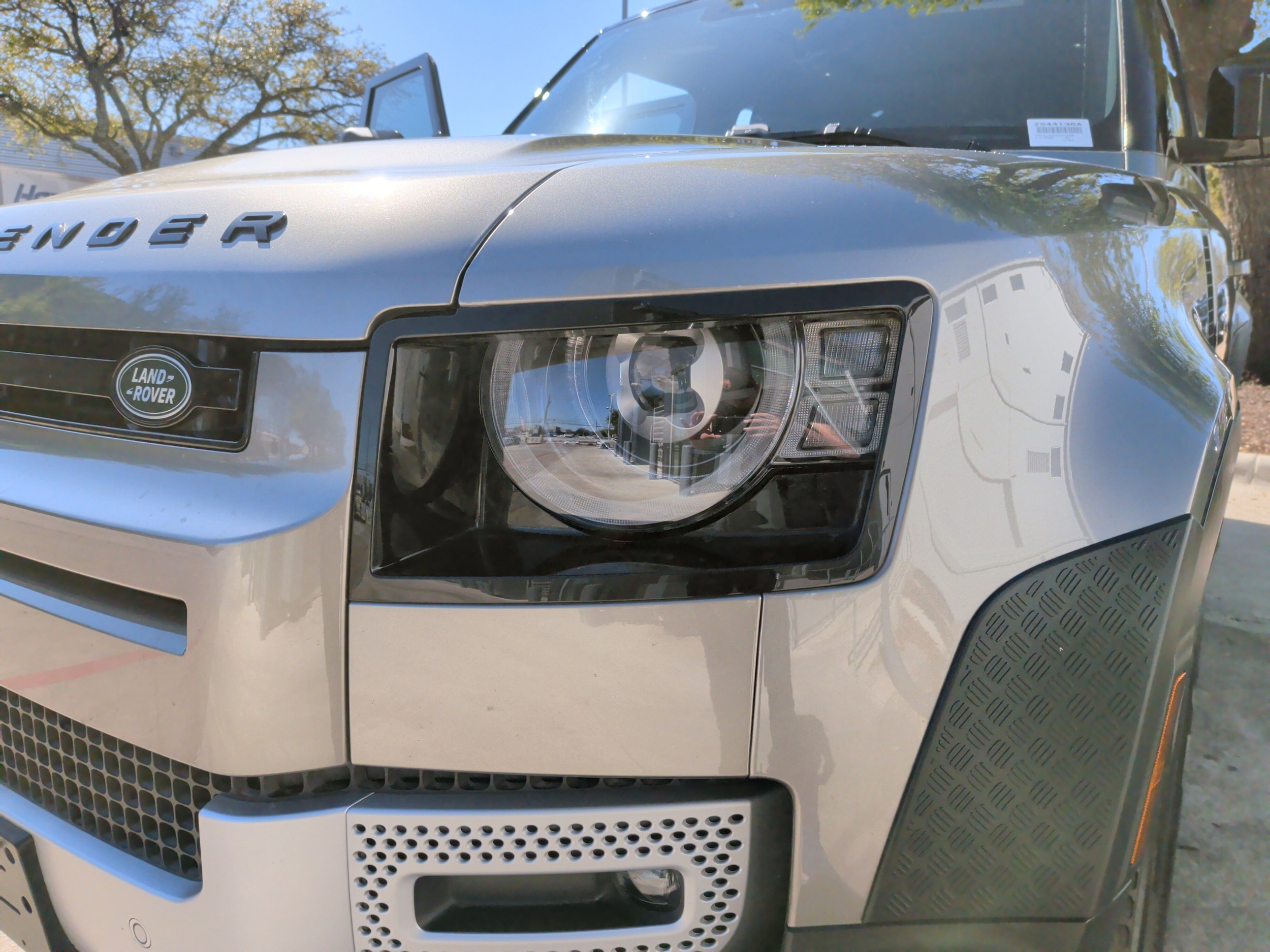 2024 Land Rover Defender S photo 4