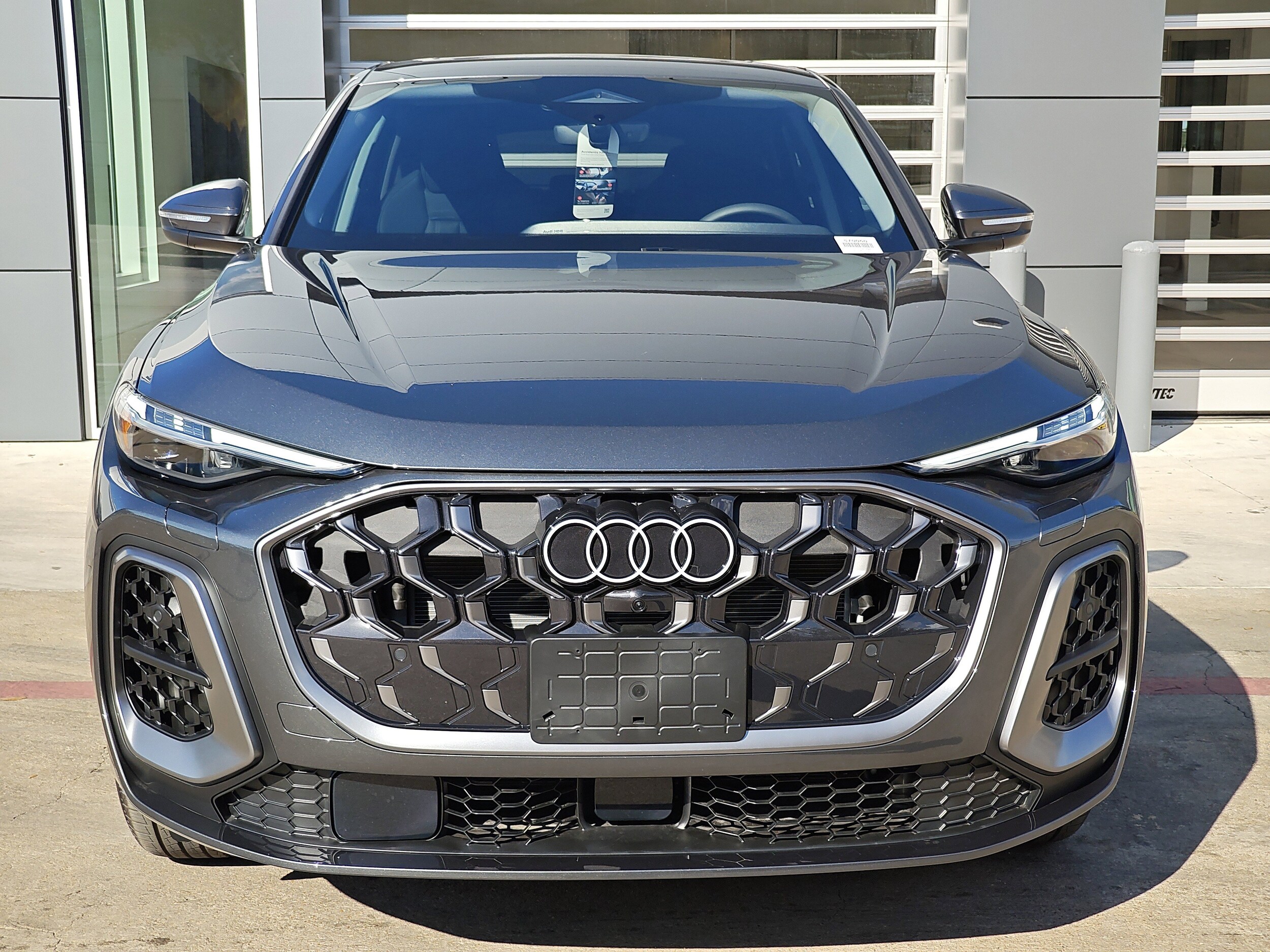 2025 Audi Q5 2.0T Prestige photo 2