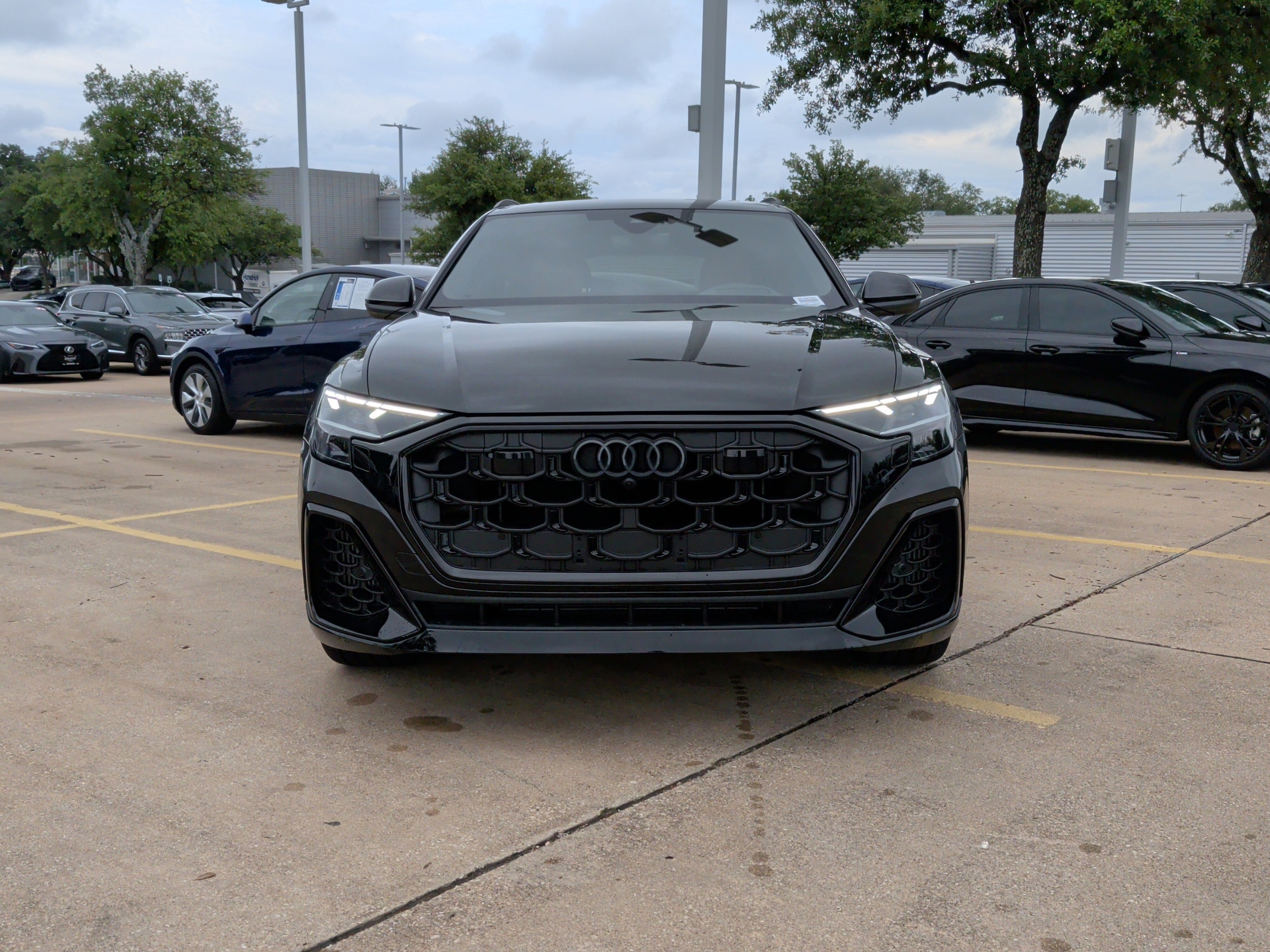 2026 Audi Q8 Prestige photo 2