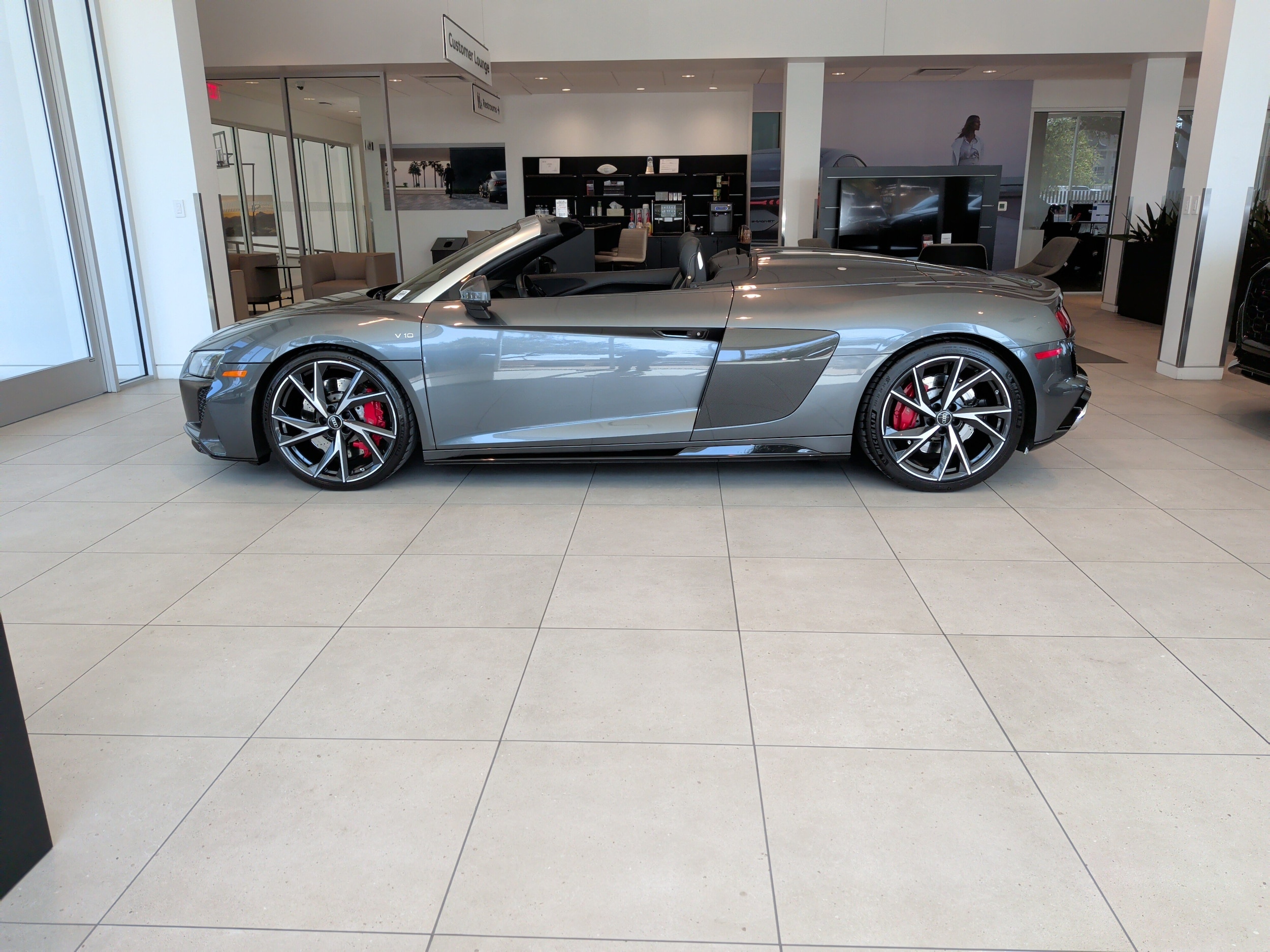 Audi R8 Spyder V10