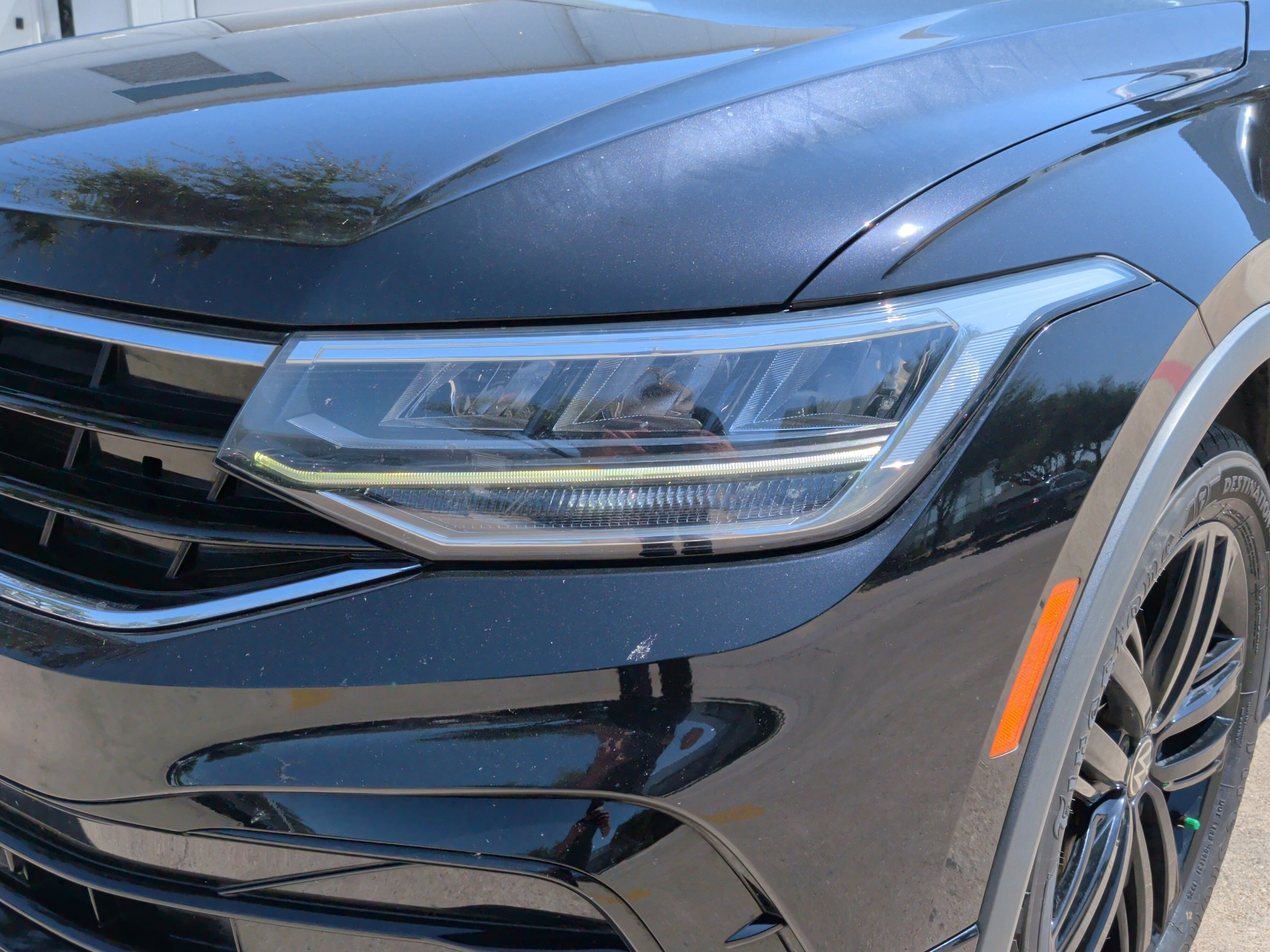 2022 Volkswagen Tiguan SE R-Line Black