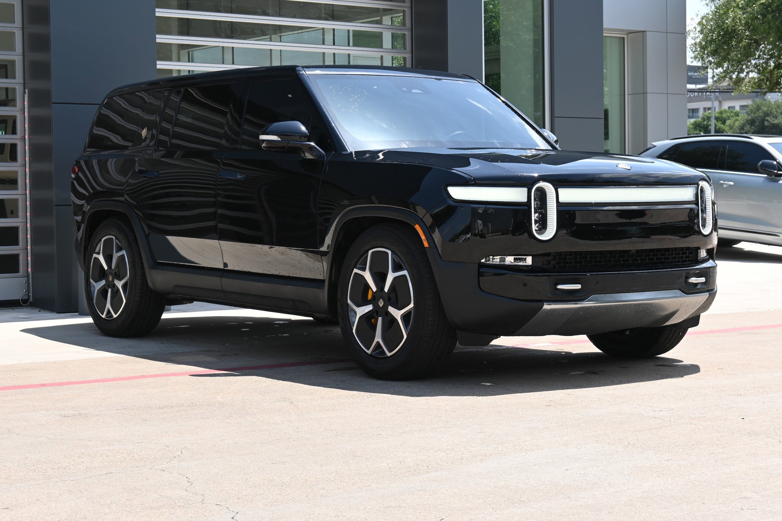 Used 2022 Rivian R1S Launch Edition with VIN 7PDSGABL6NN001982 for sale in Austin, TX