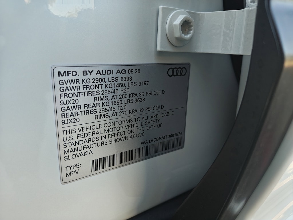 New 2026 Audi Q7 45 Premium SUV