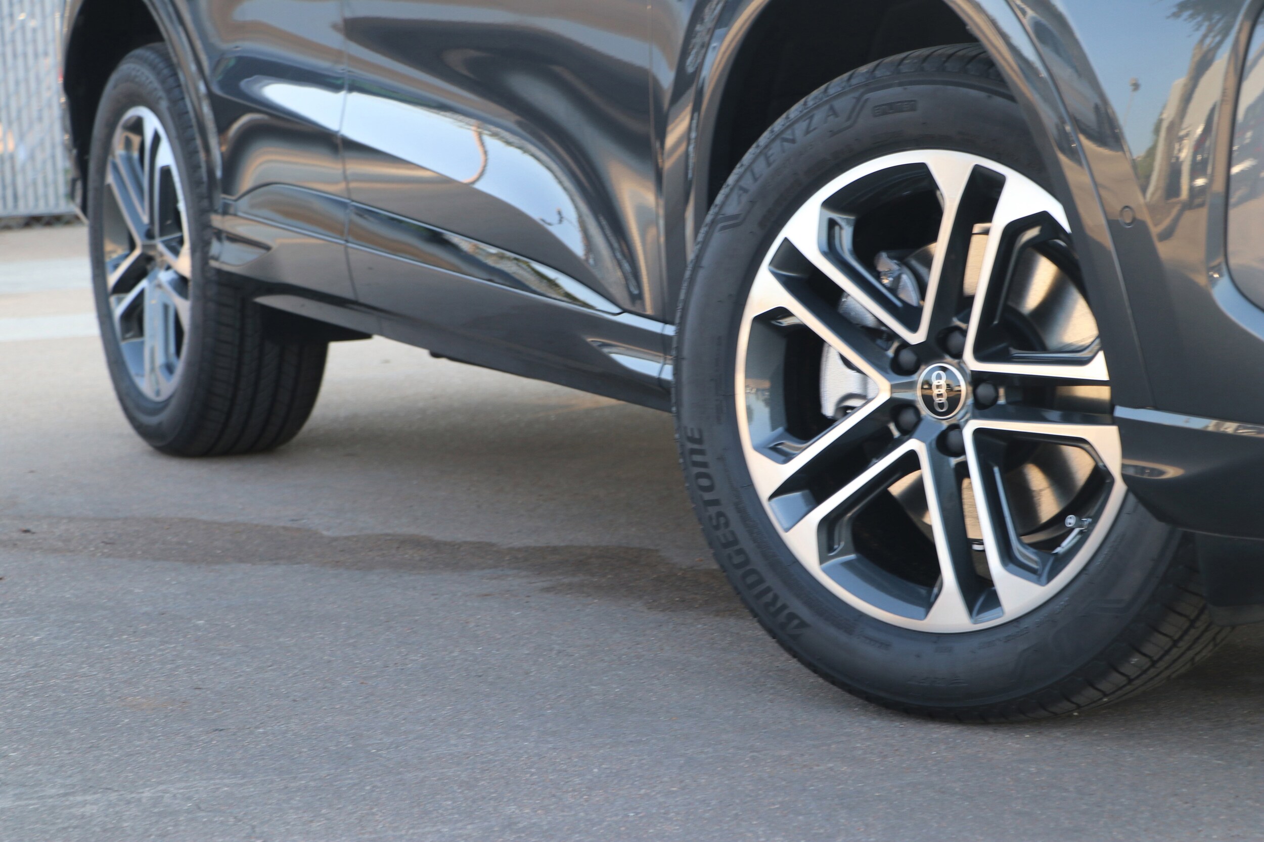 2025 Audi Q5 2.0T Prestige photo 3