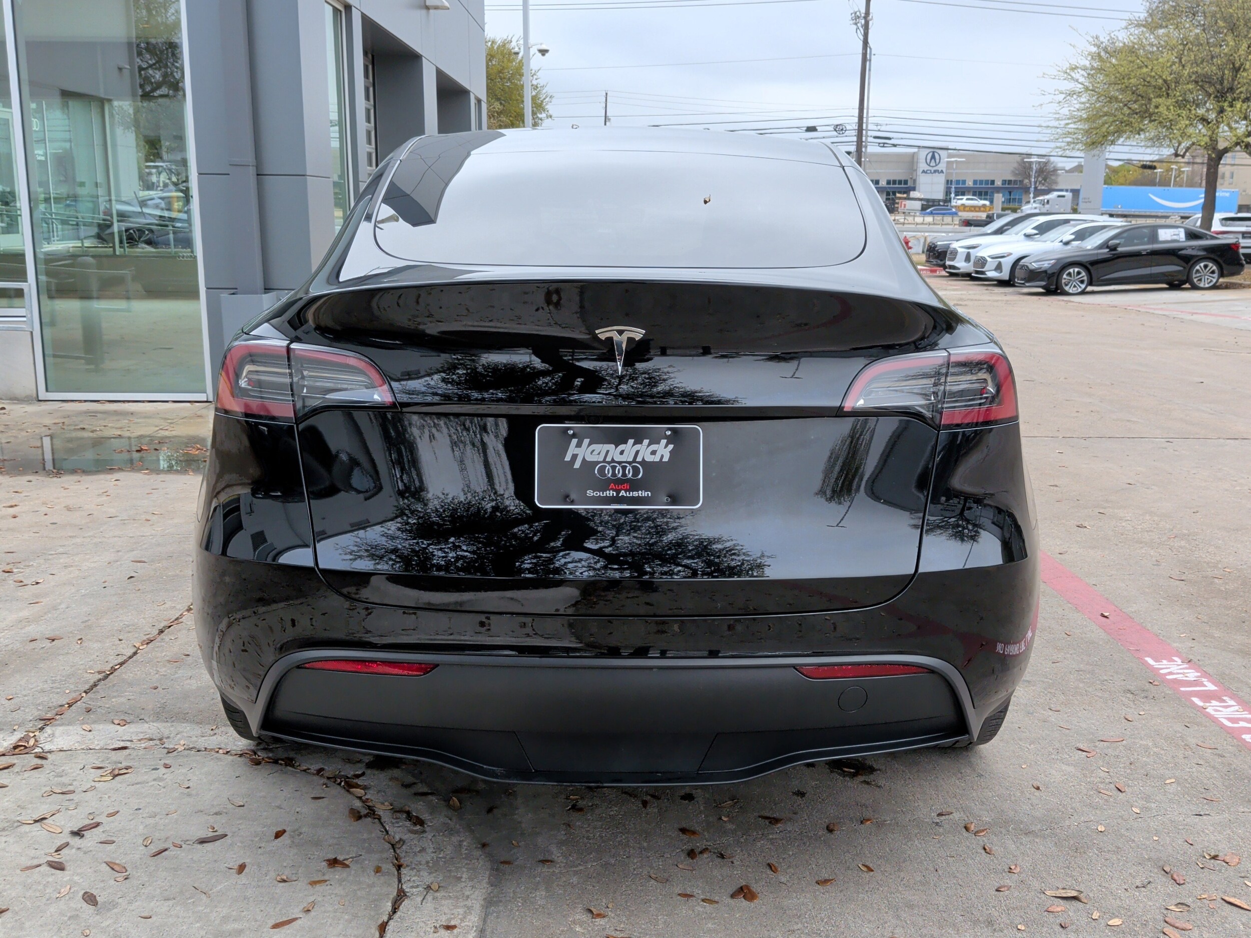 2025 Tesla Model Y Long Range photo 3