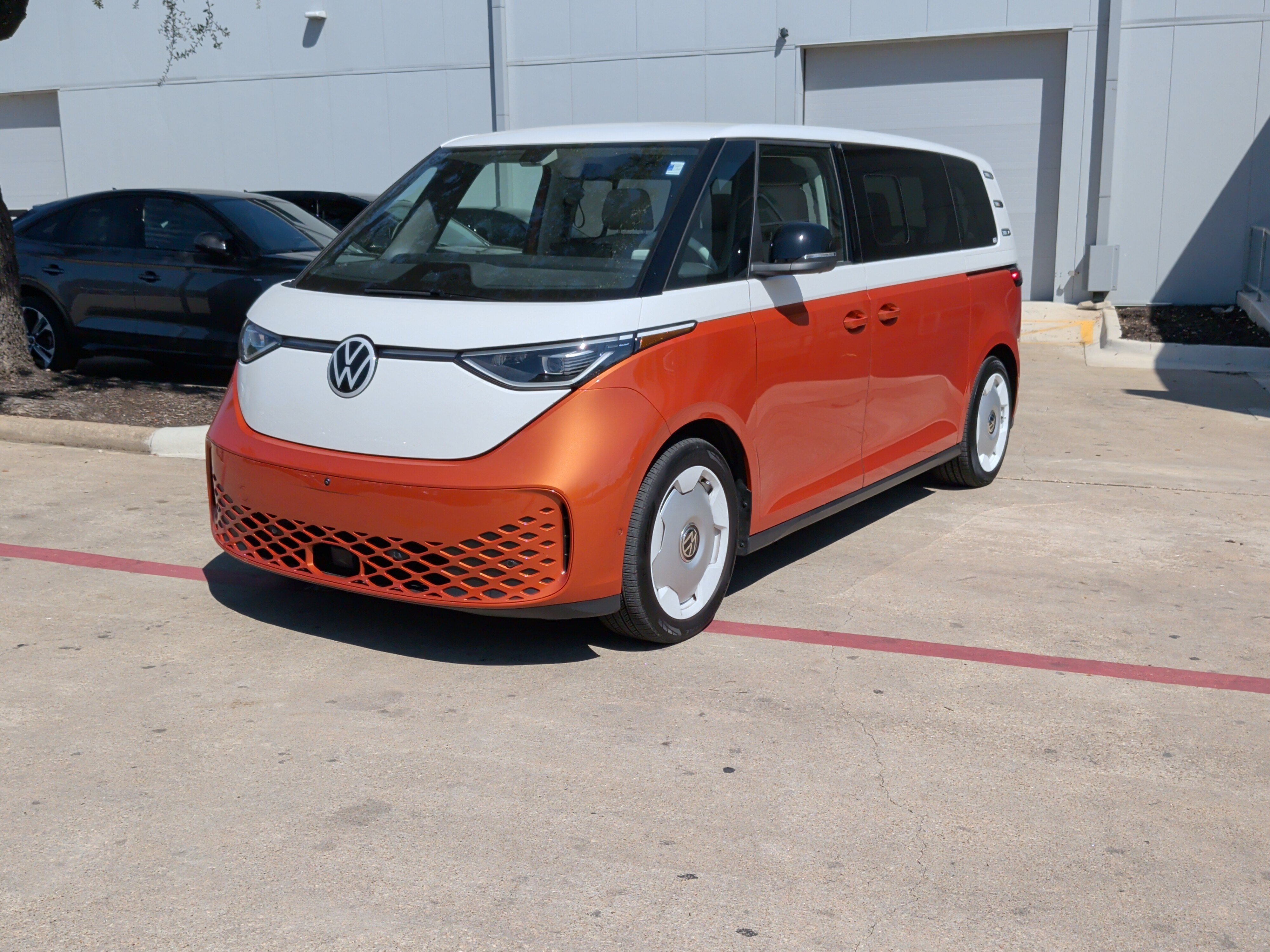Used 2025 Volkswagen ID. Buzz 1st Edition 4MOTION w/Two-Tone Minivan