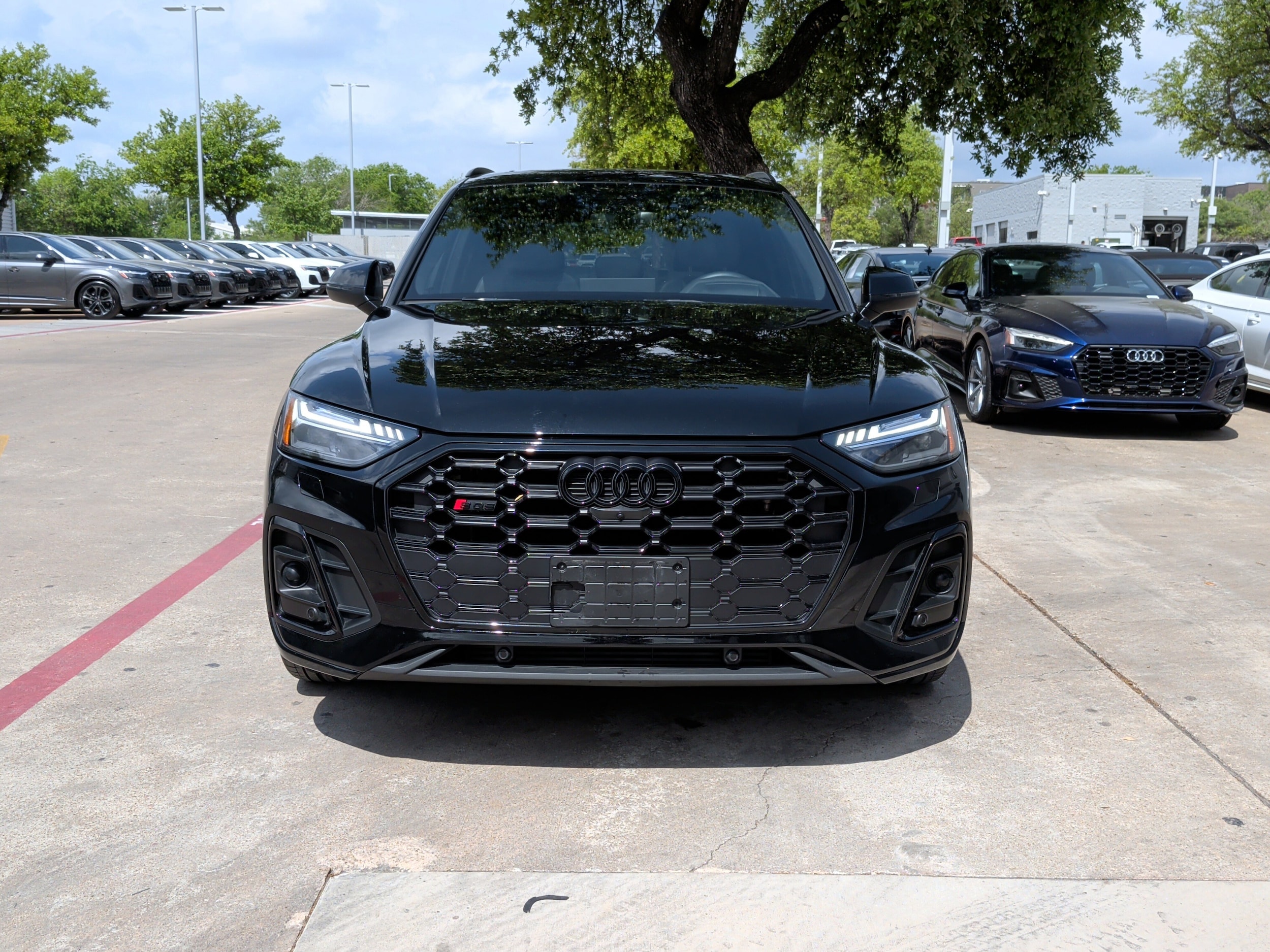 2024 Audi SQ5 Prestige photo 2