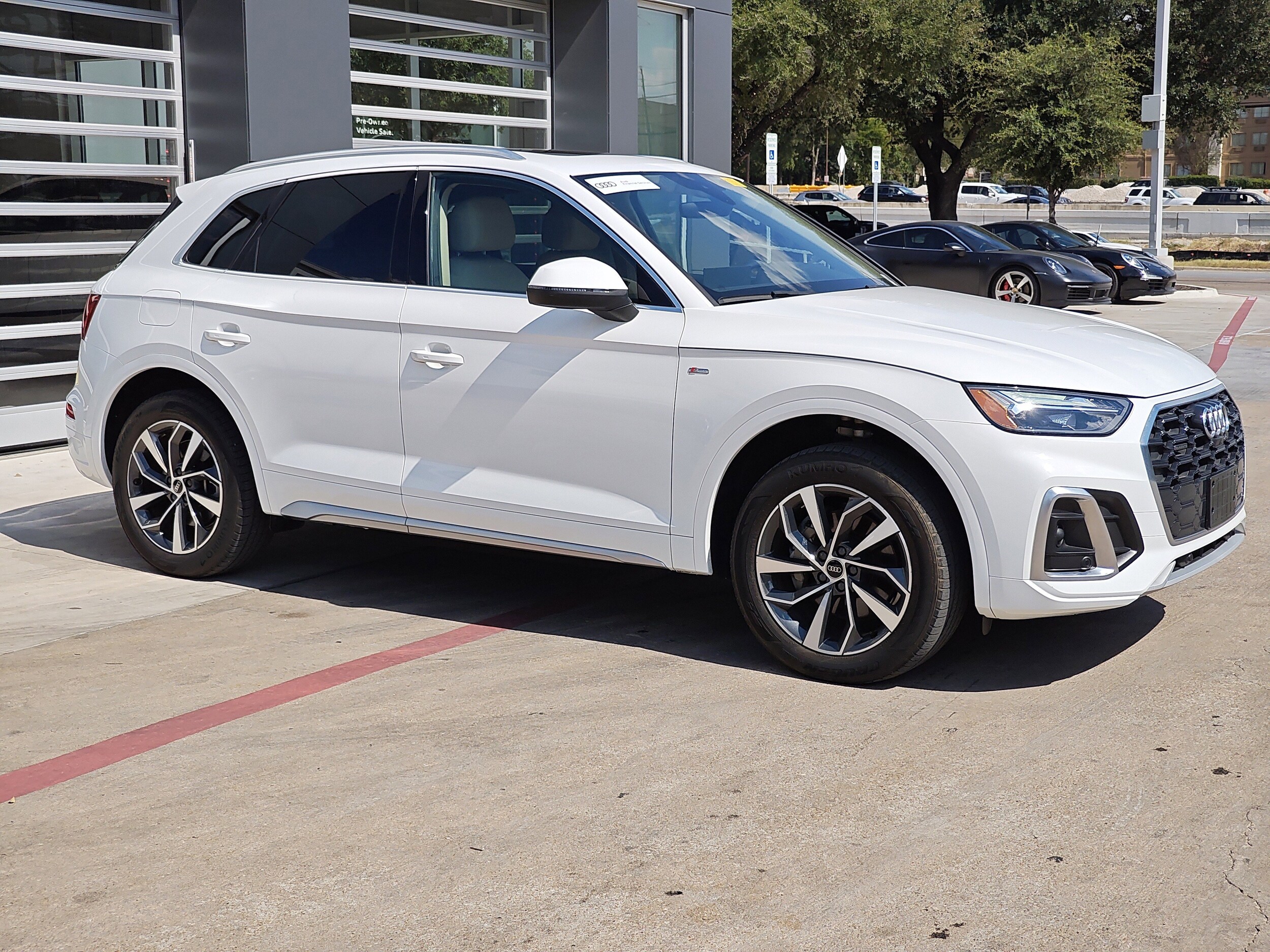 2022 Audi Q5 S line Premium Plus photo 2