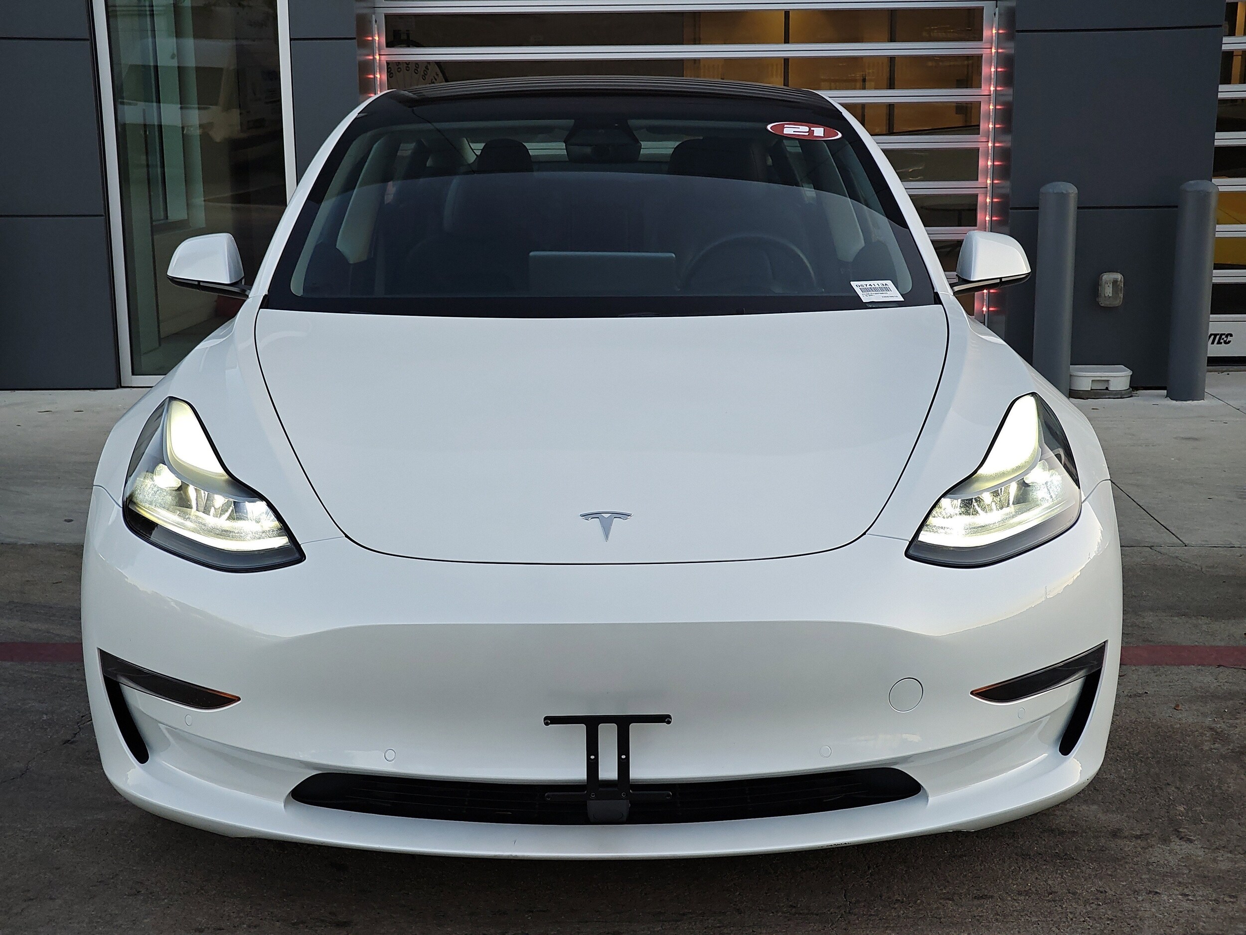 2021 Tesla Model 3 Standard Range Plus photo 3