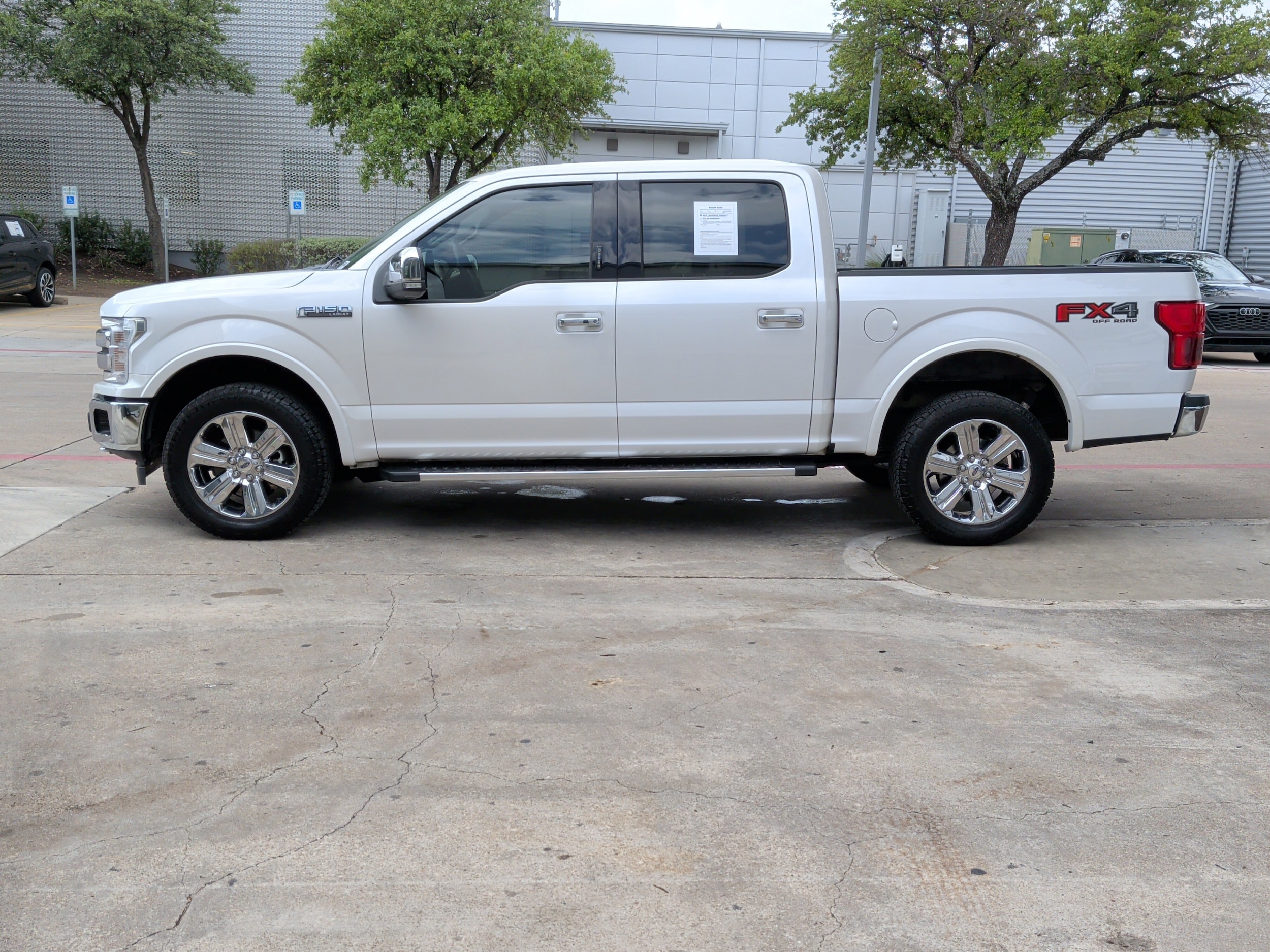 2019 Ford F-150 LARIAT photo 6