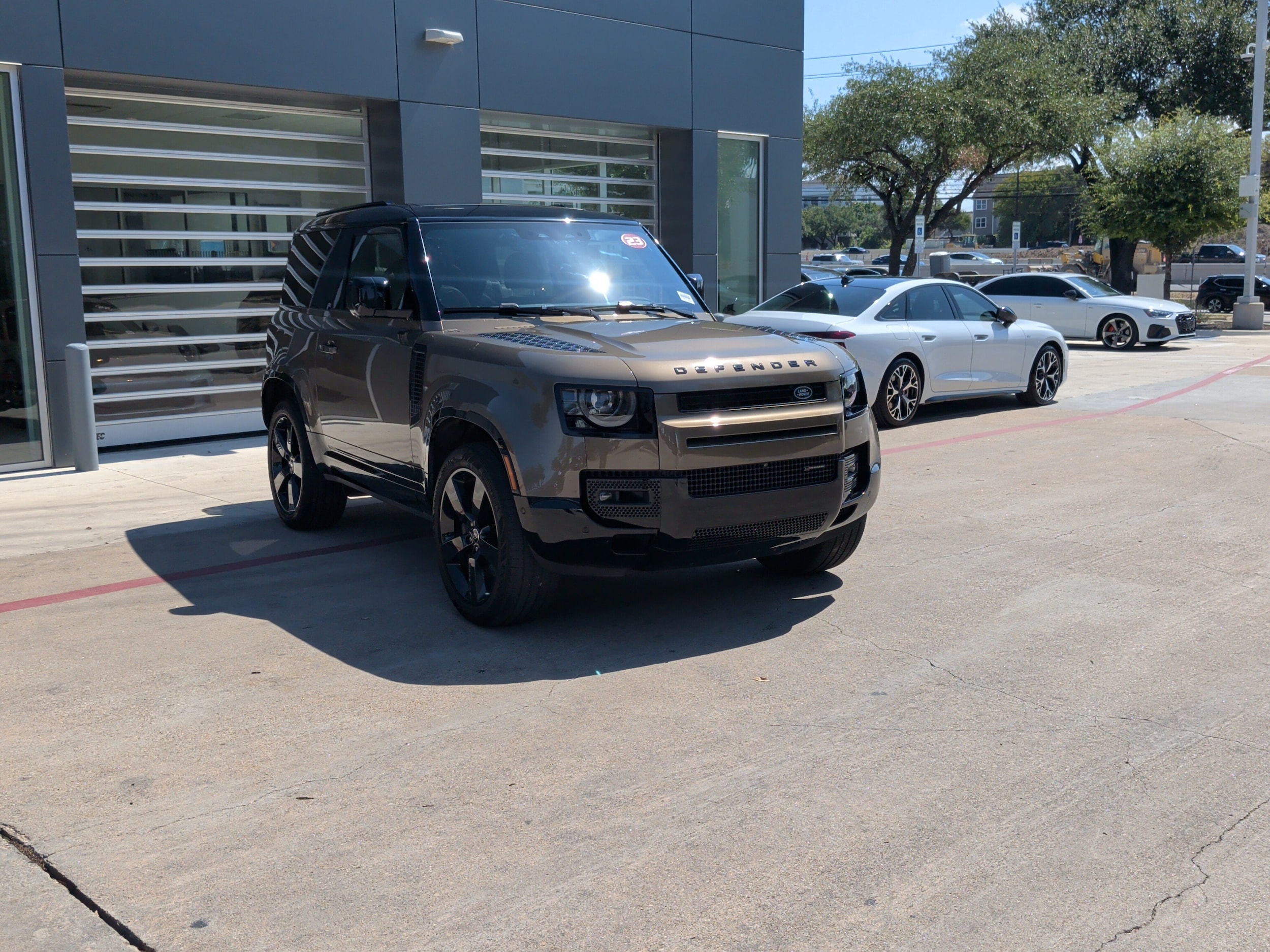 2023 Land Rover Defender X-Dynamic SE
