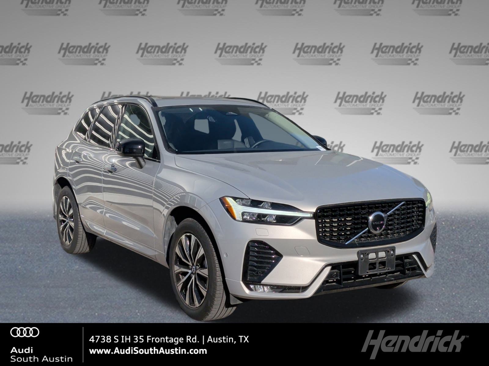 2025 Volvo XC60 Plus's photo