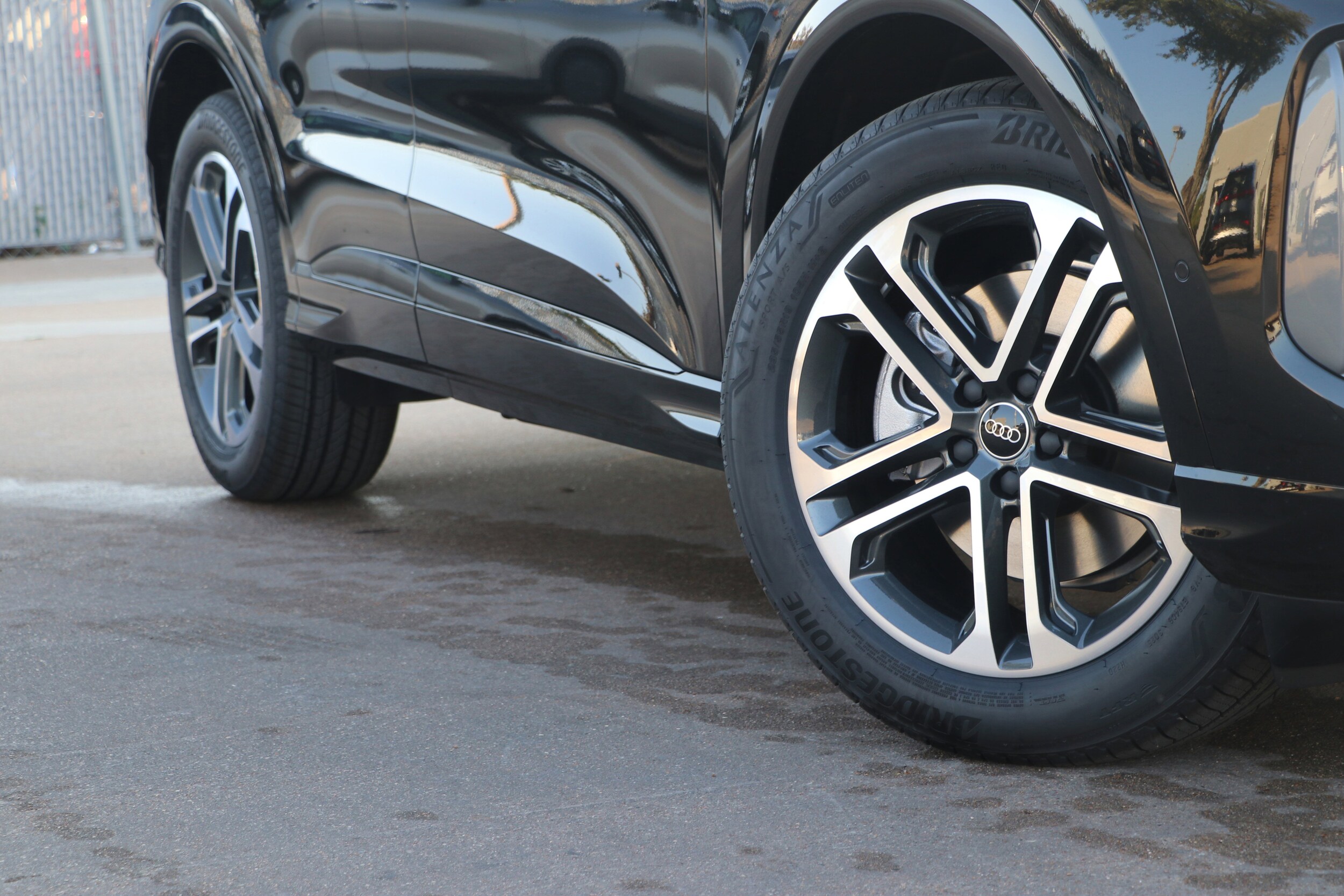 2025 Audi Q5 2.0T Premium Plus photo 3