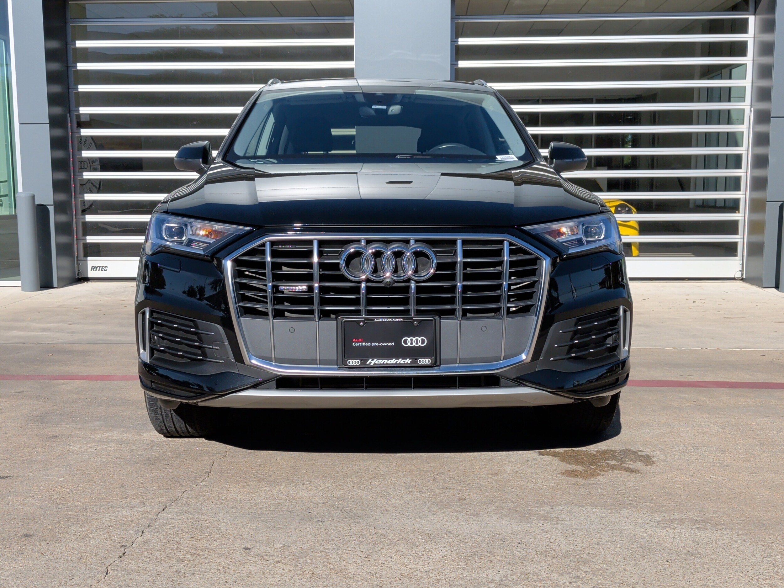 2022 Audi Q7 Premium photo 2