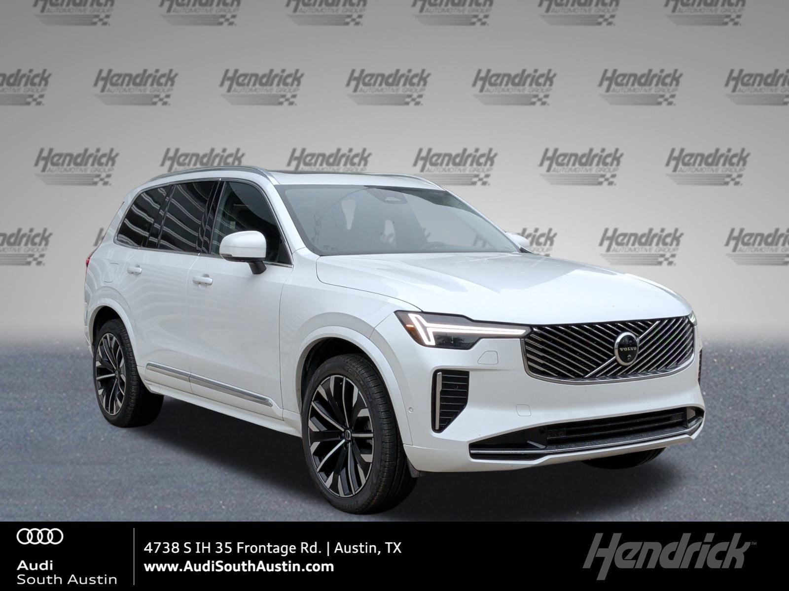 2025 Volvo XC90 Plus's photo