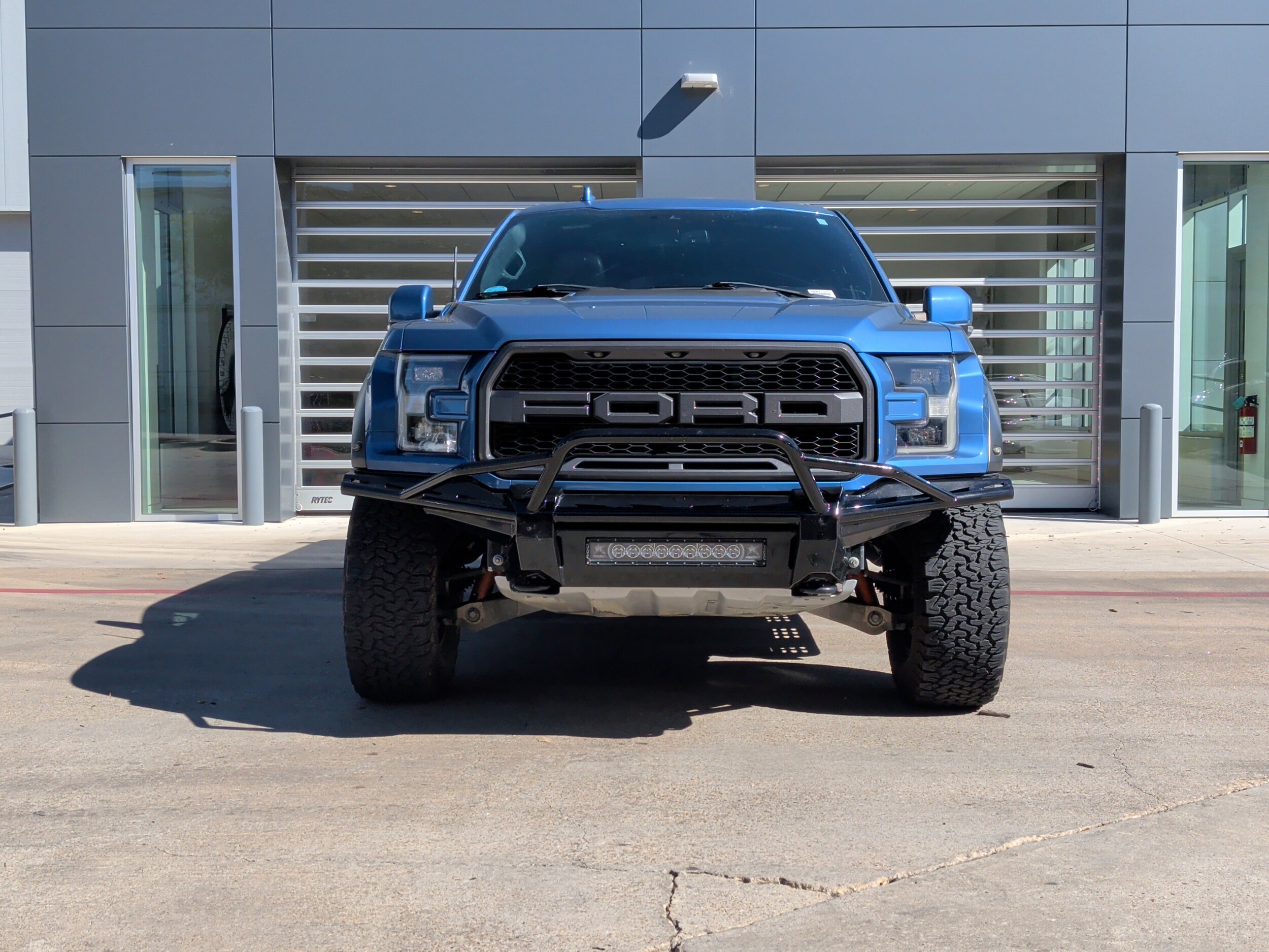 2019 Ford F-150 Raptor photo 2
