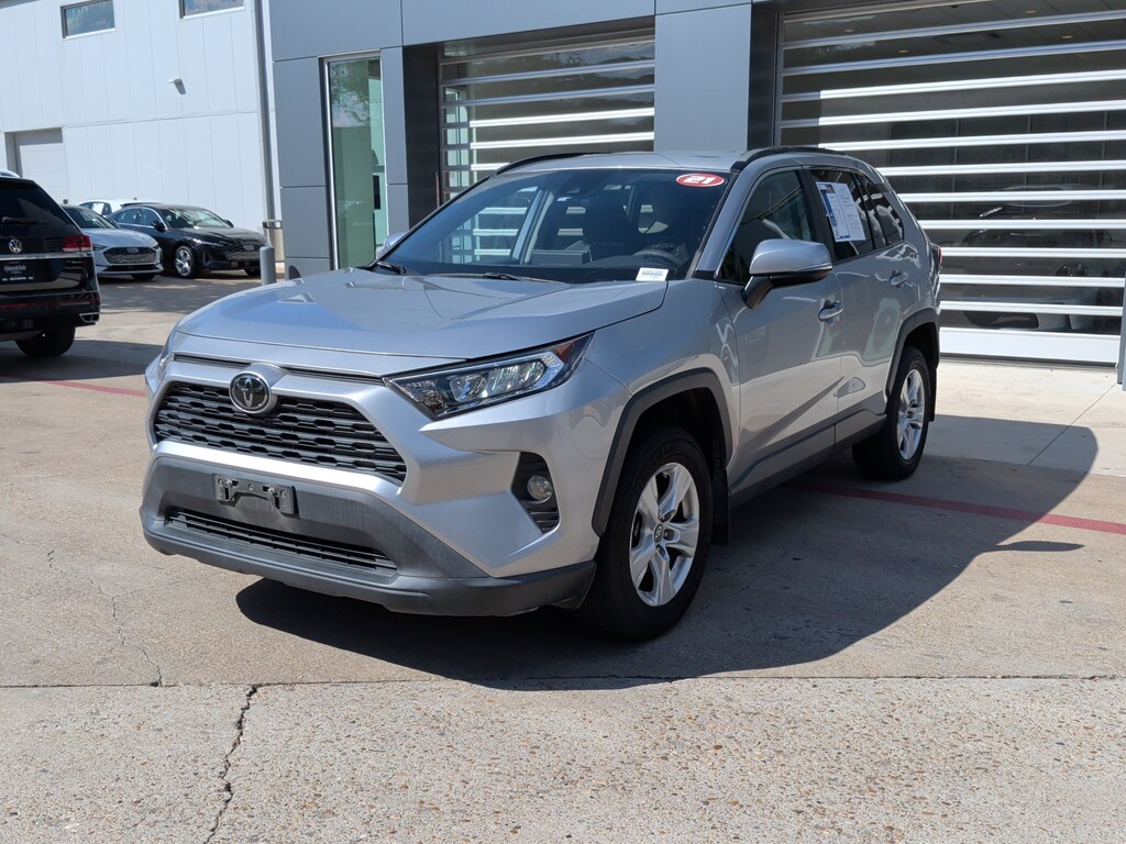 Used 2021 Toyota RAV4 XLE SUV