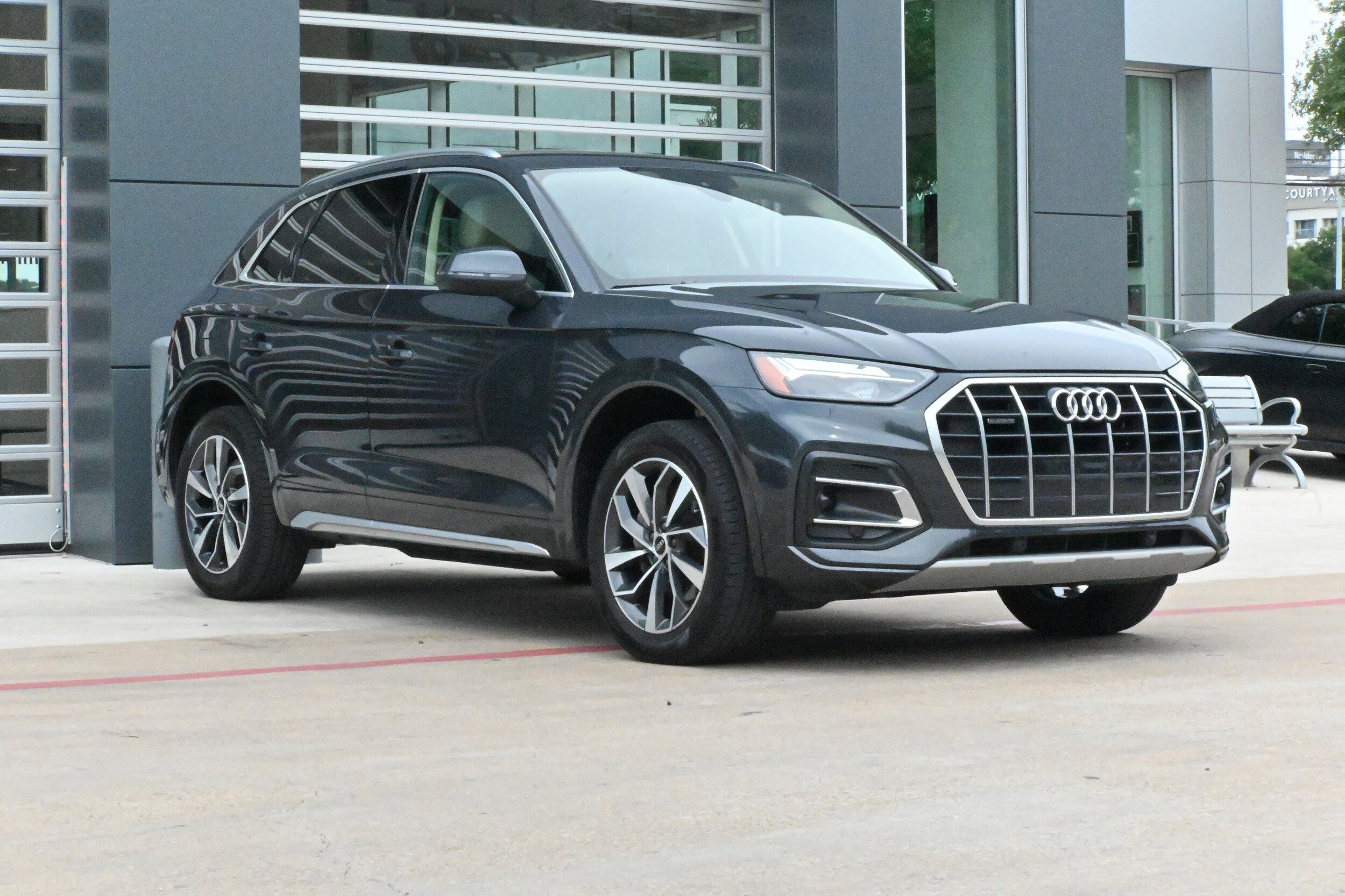 2021 Audi Q5 Premium photo 2