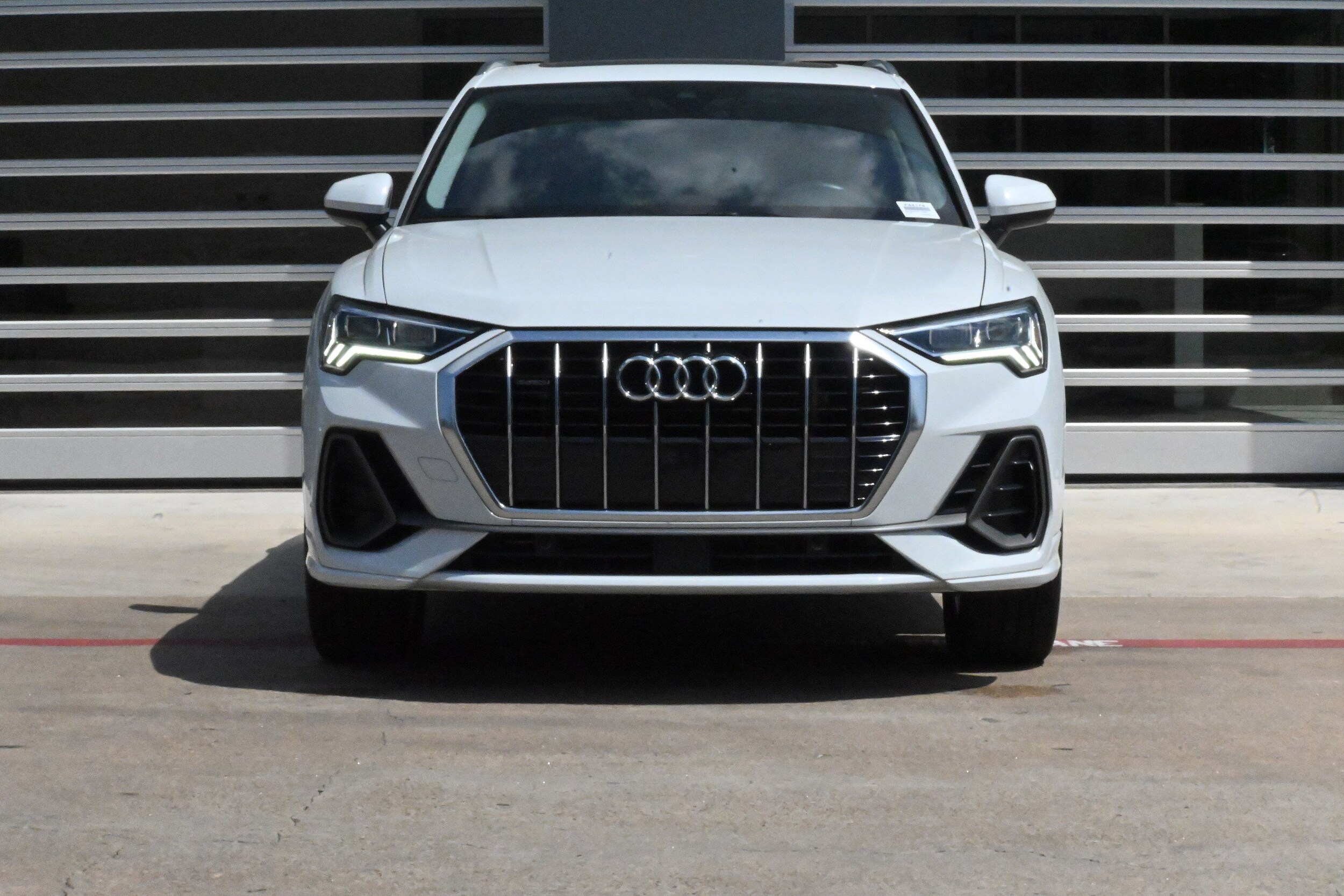 2023 Audi Q3 S line Premium photo 3