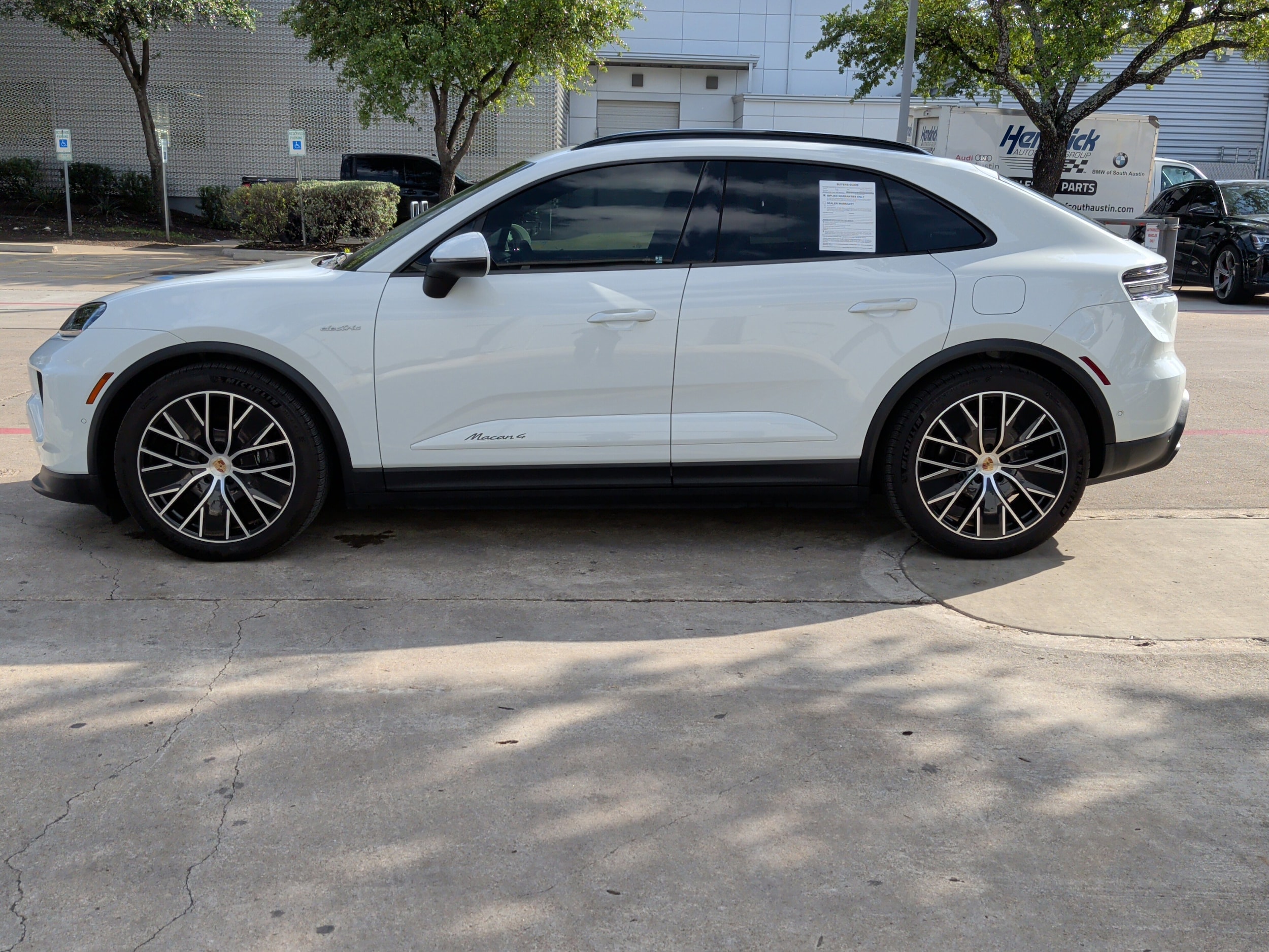 2024 Porsche Macan Electric 4 photo 5