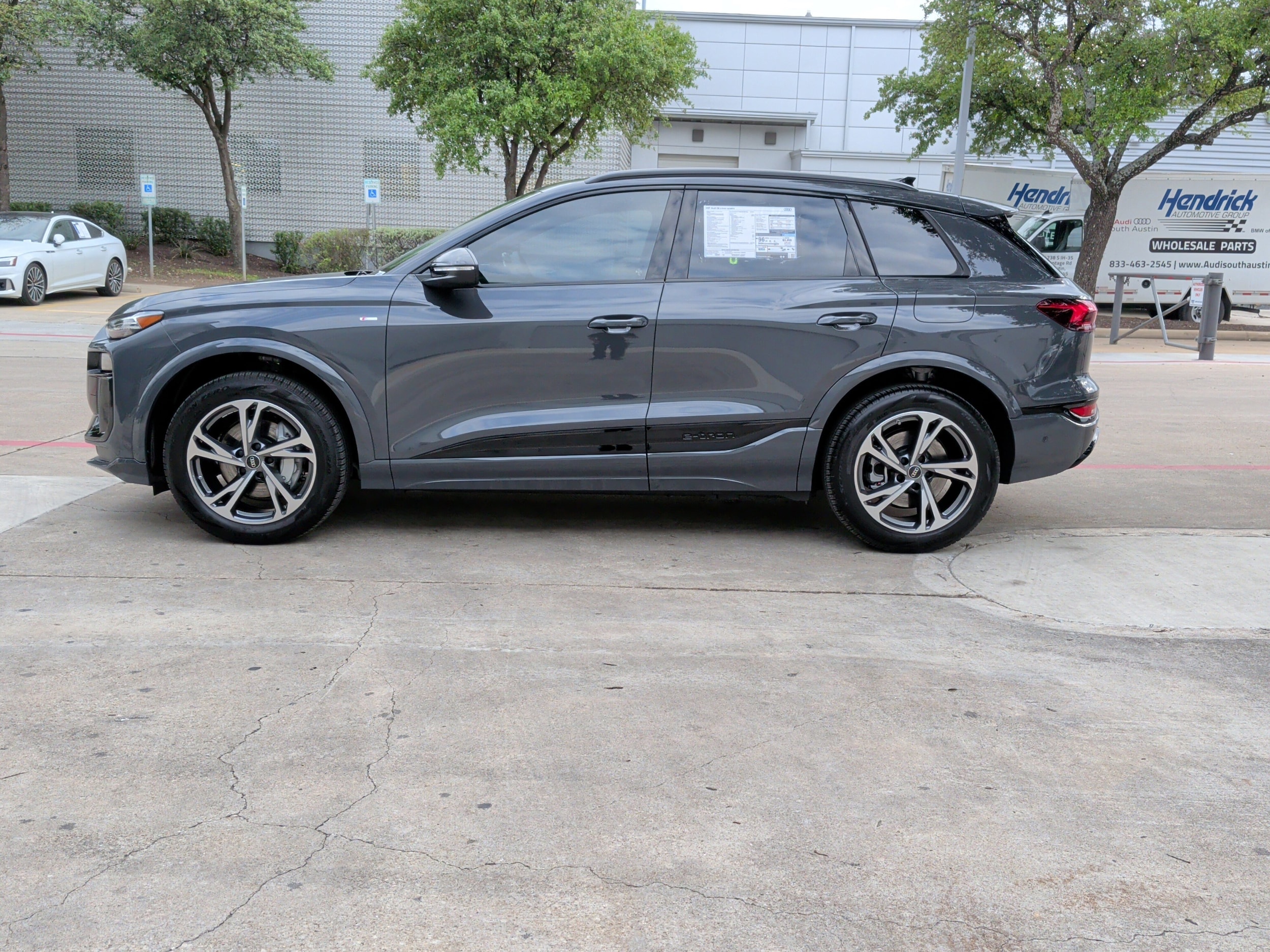 2027 Audi Q6 e-tron Premium Plus photo 4