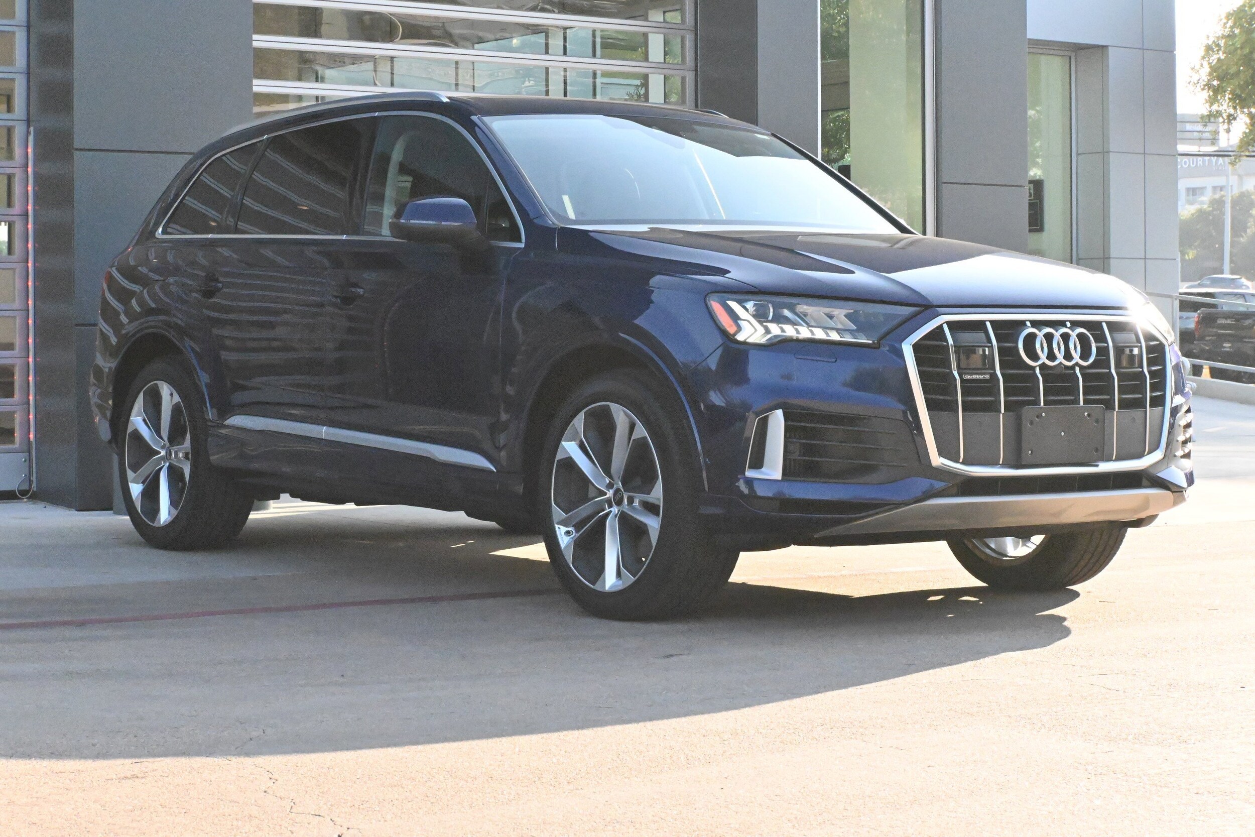 2024 Audi Q7 Premium Plus photo 2