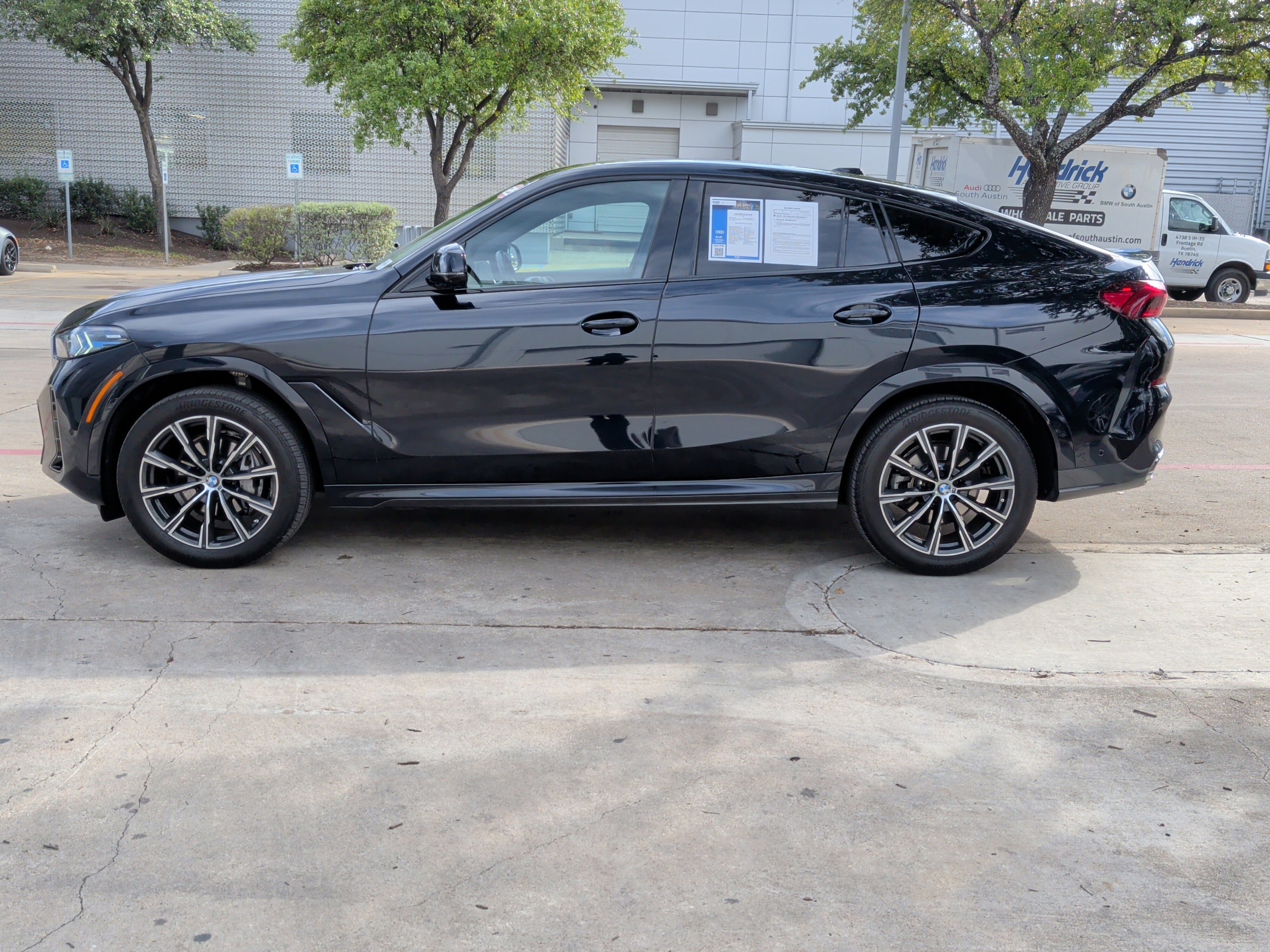 2025 BMW X6 xDrive40i photo 6