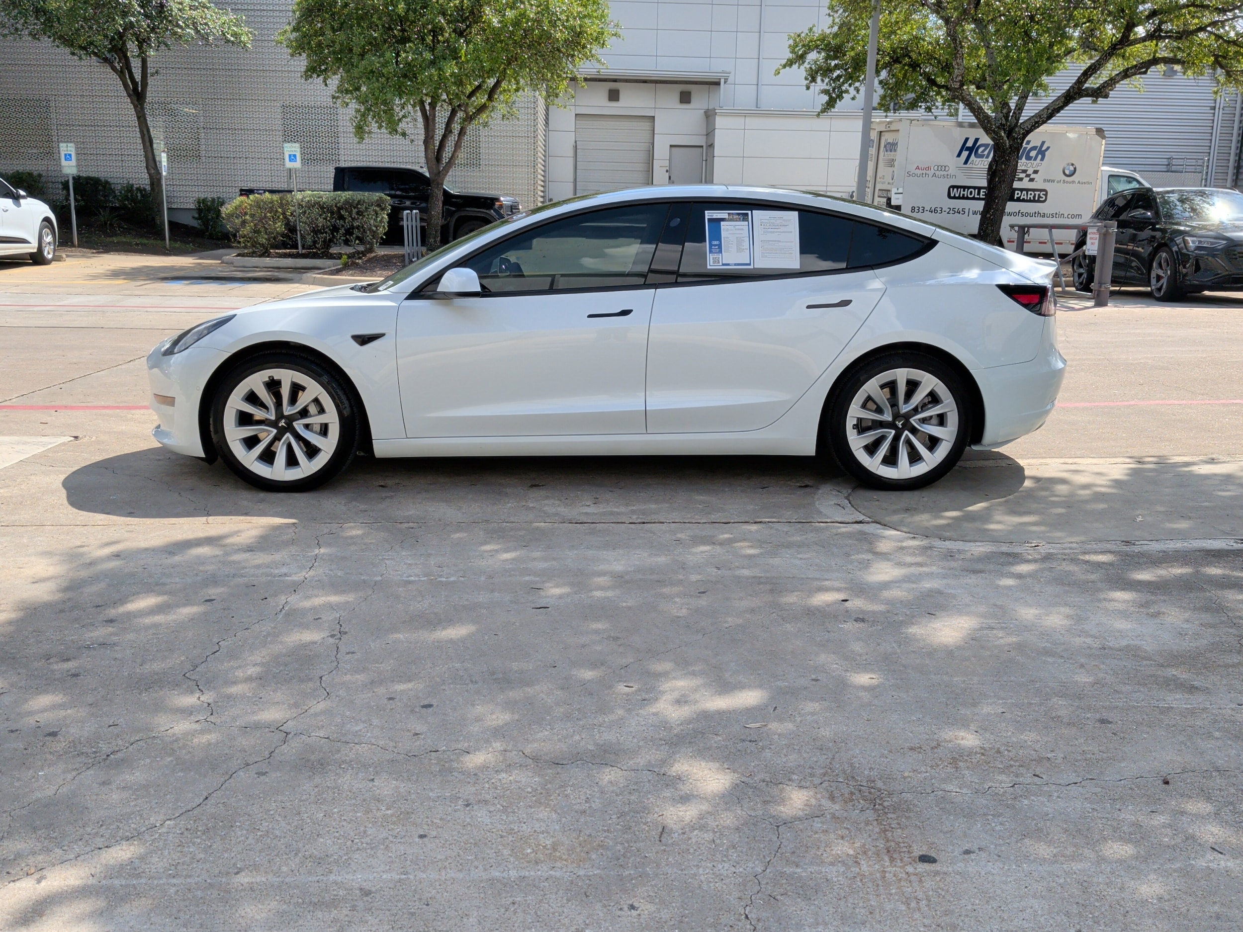 2021 Tesla Model 3 Standard Range Plus photo 6