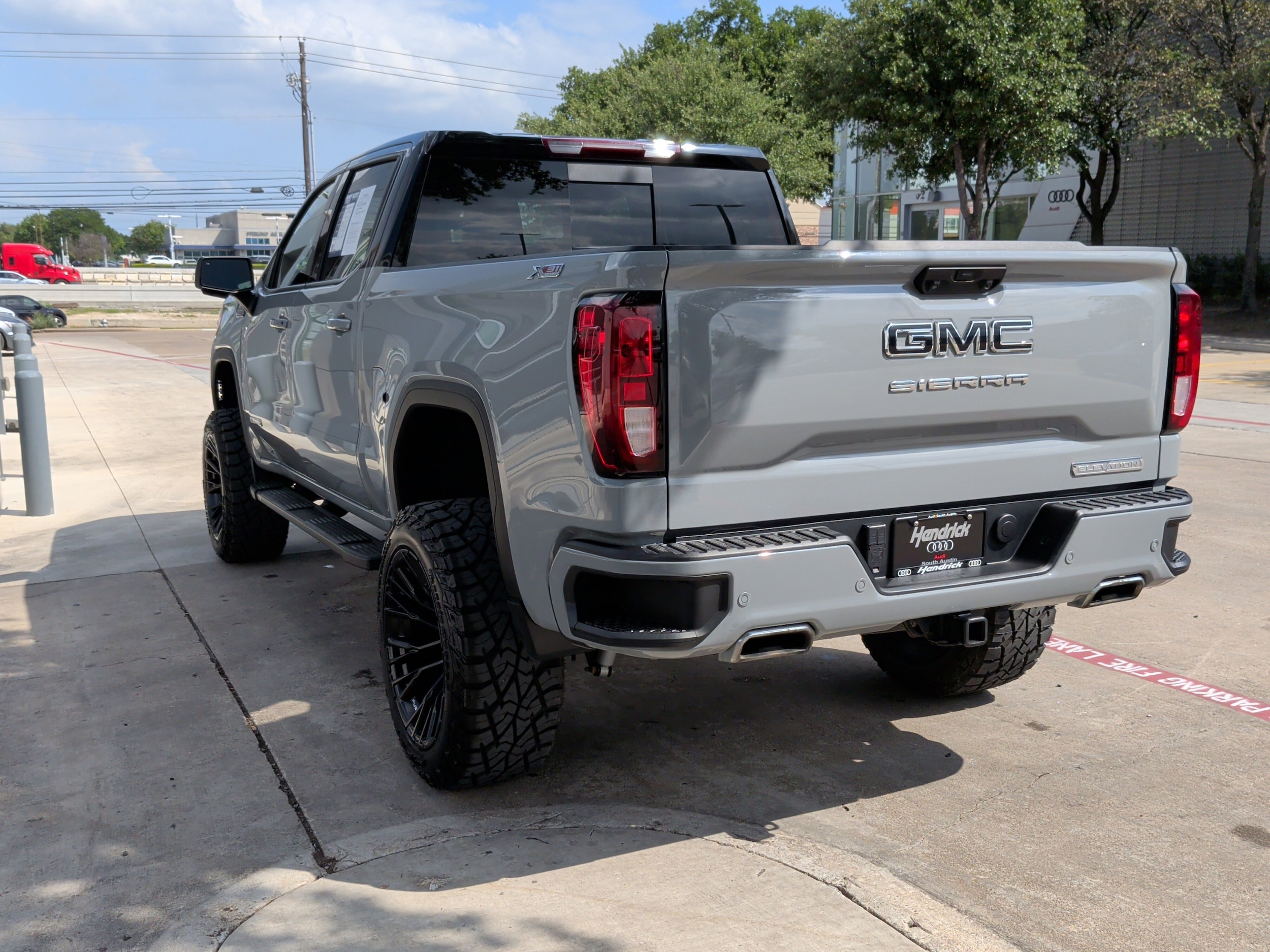 2024 GMC Sierra 1500 Elevation 4WD Crew Cab photo 6