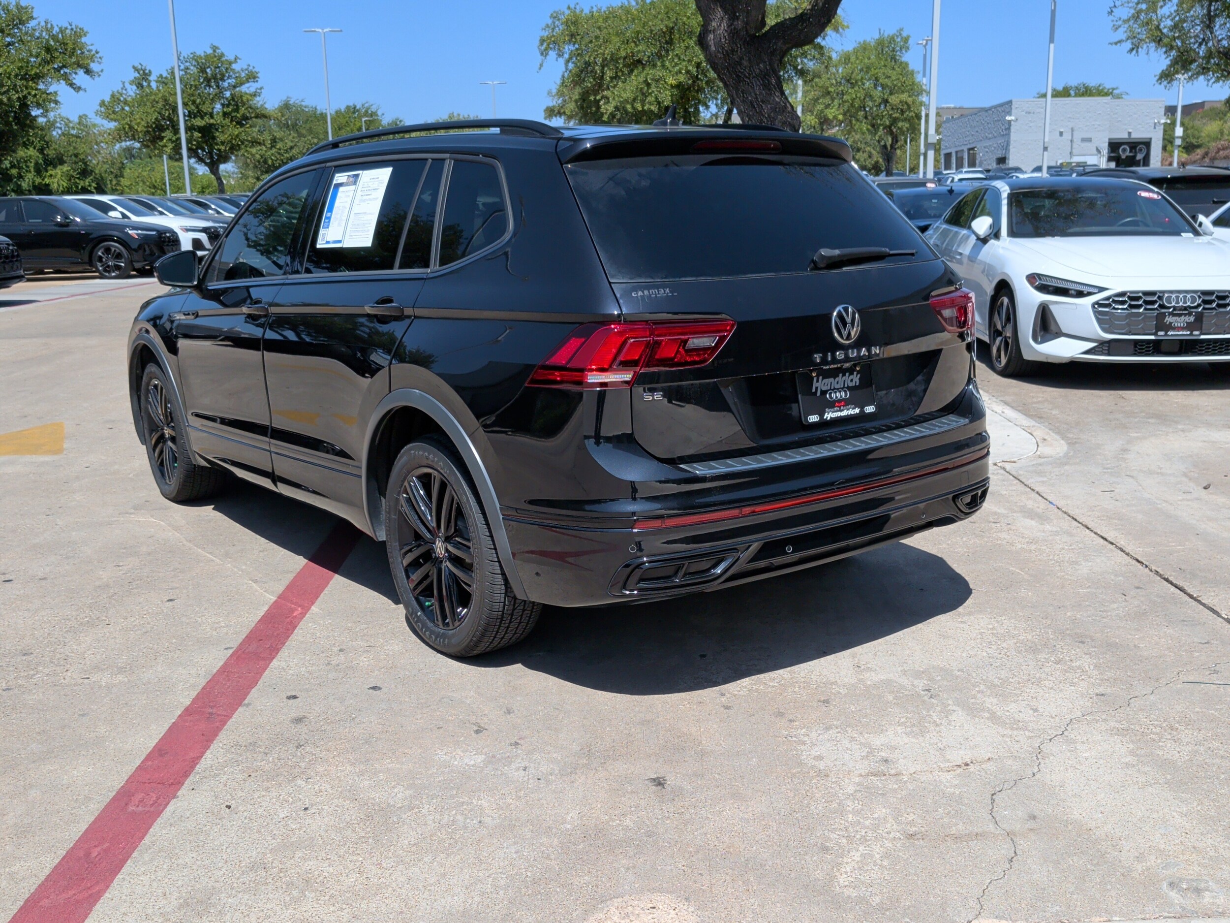 2022 Volkswagen Tiguan SE R-Line Black