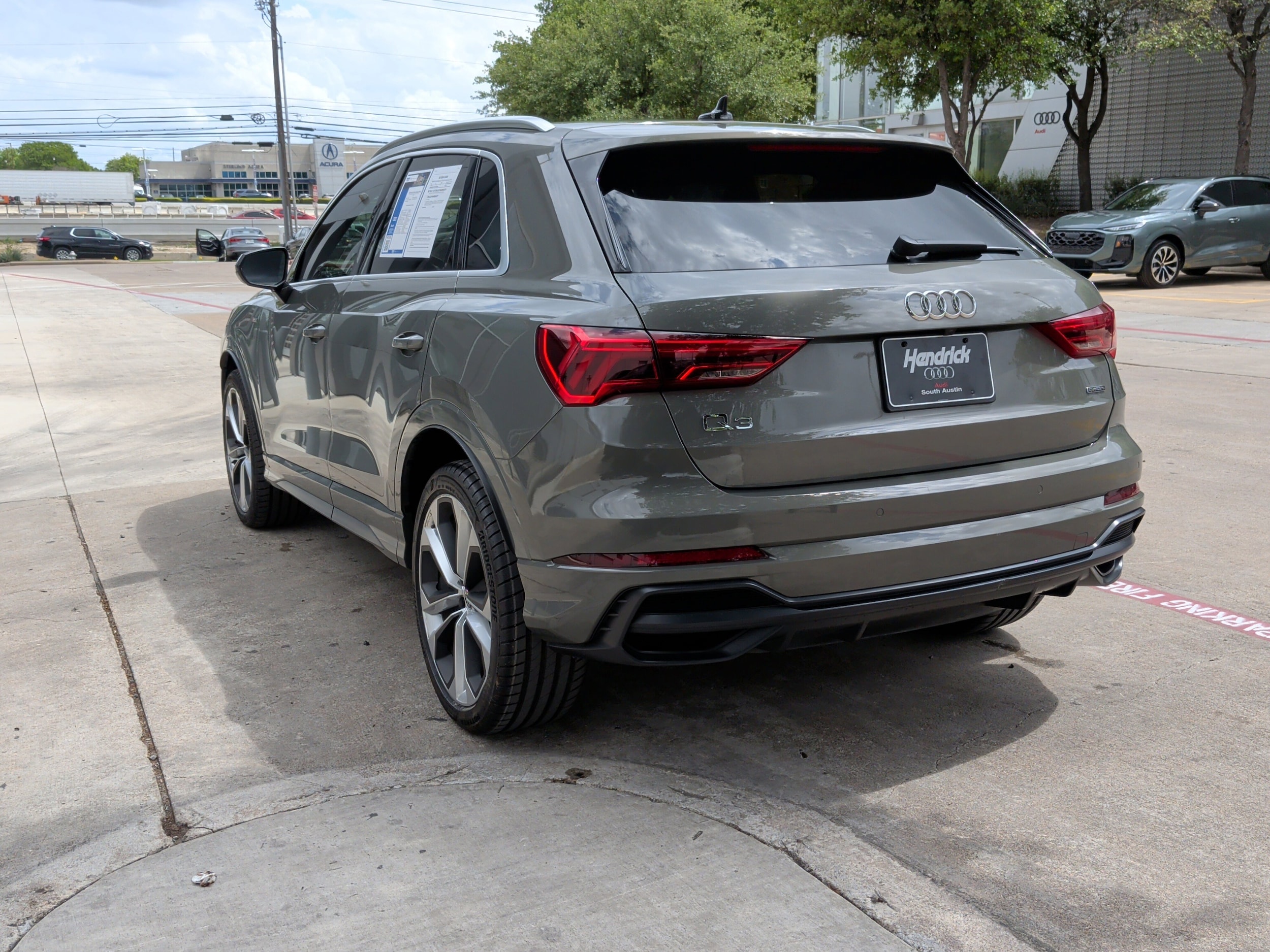 2020 Audi Q3 S line Premium Plus photo 3