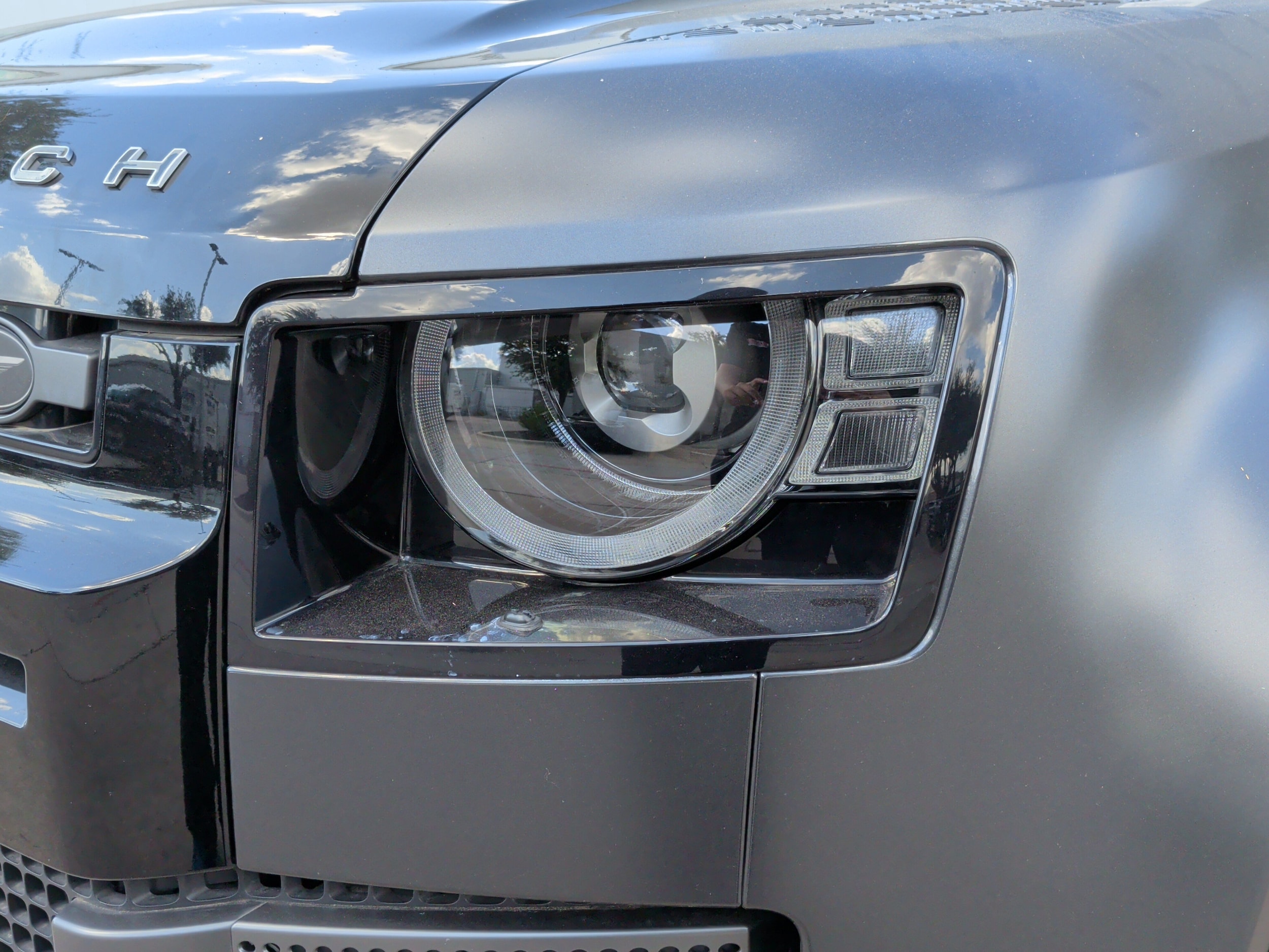 2024 Land Rover Defender Carpathian Edition