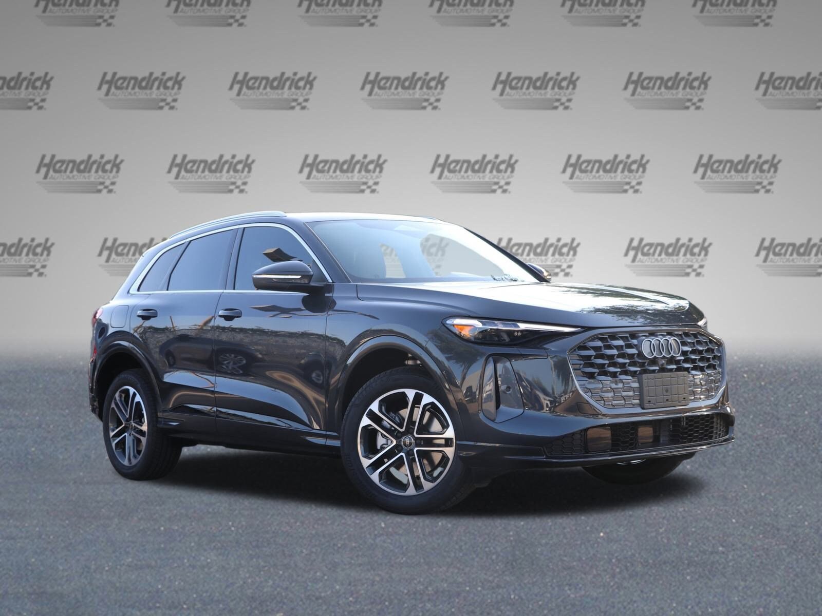 2025 Audi Q5 2.0T Prestige photo 2