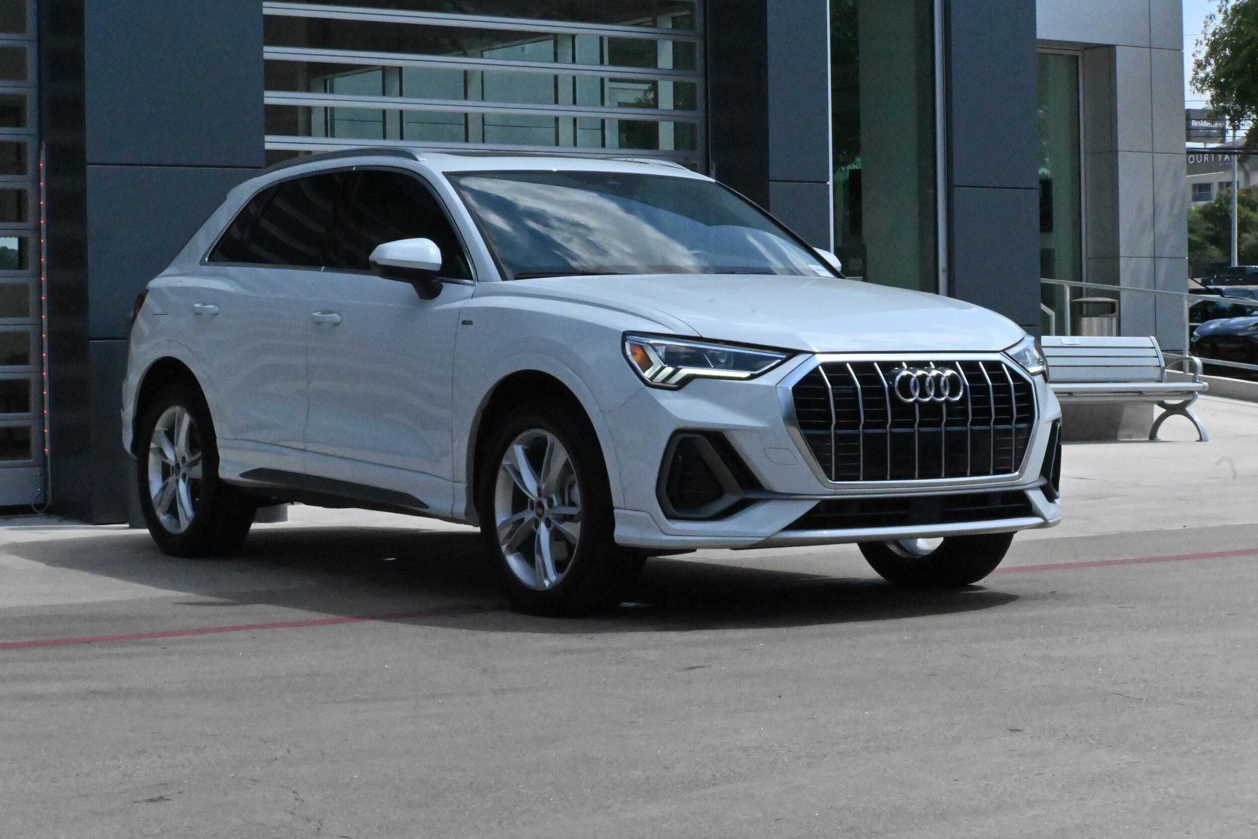 2023 Audi Q3 S line Premium photo 2