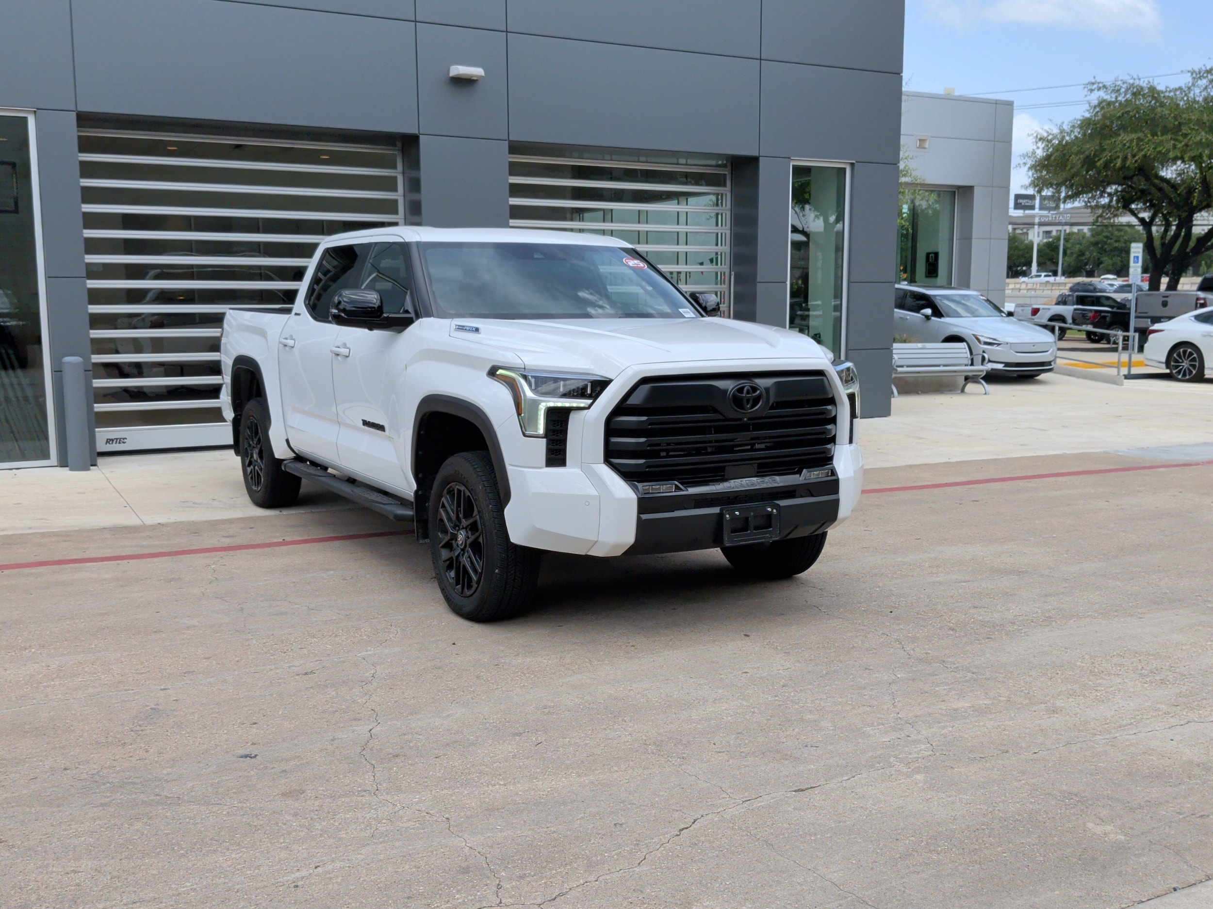 Used 2025 Toyota Tundra Limited with VIN 5TFWC5DB2SX108690 for sale in Kansas City