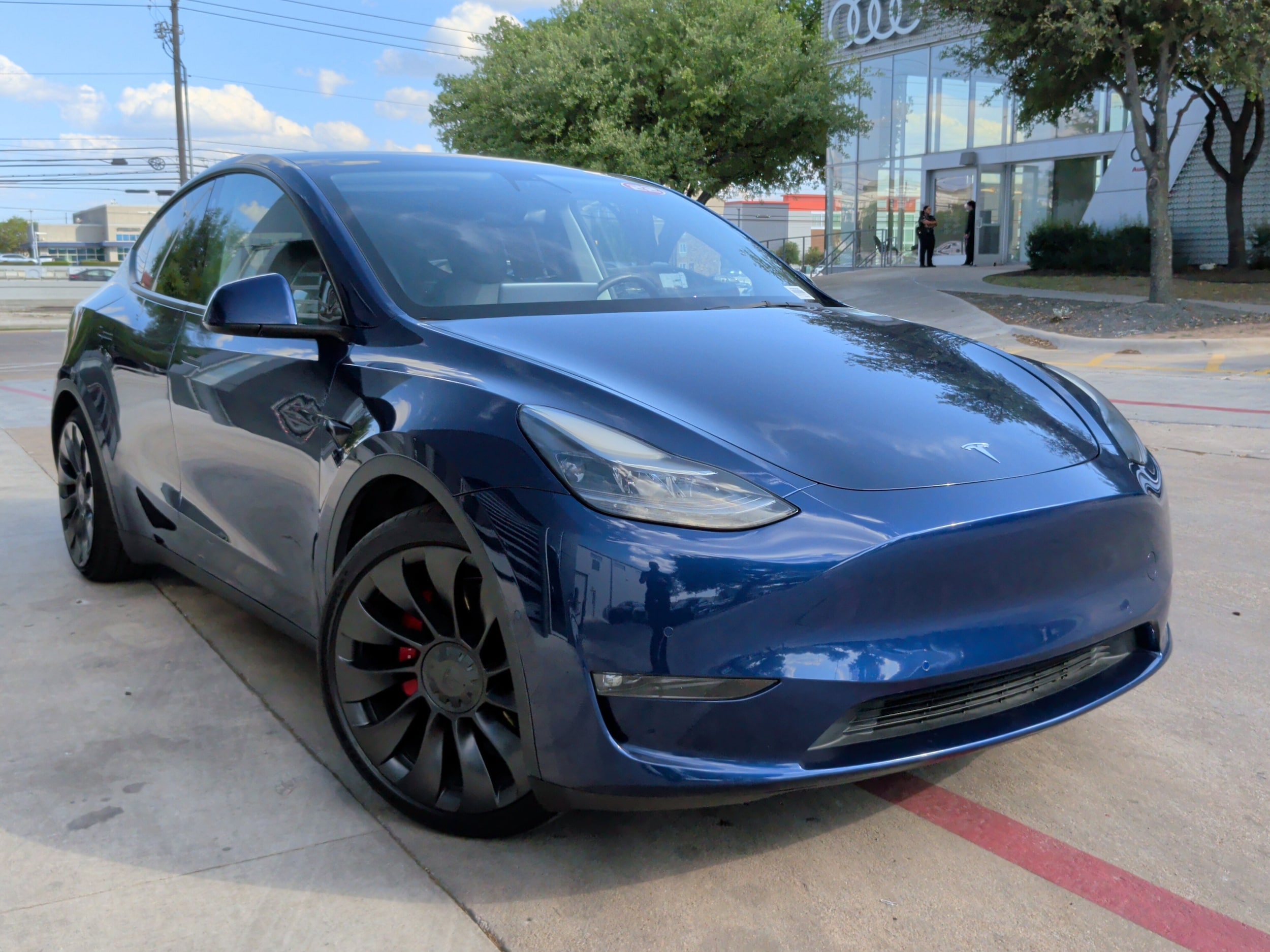 Used 2022 Tesla Model Y Performance with VIN 7SAYGDEF8NF352421 for sale in Austin, TX