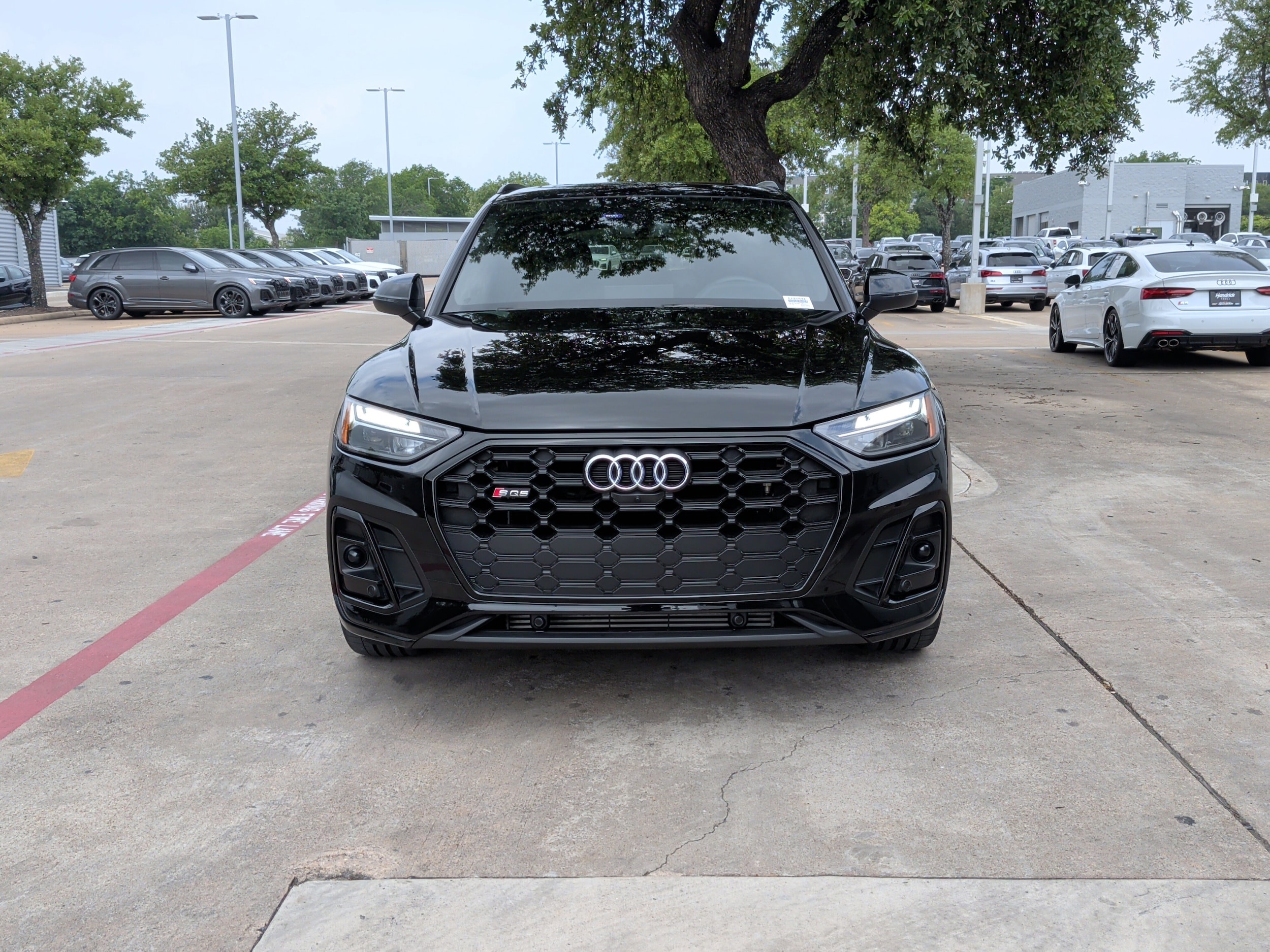 2023 Audi SQ5 Premium Plus photo 2