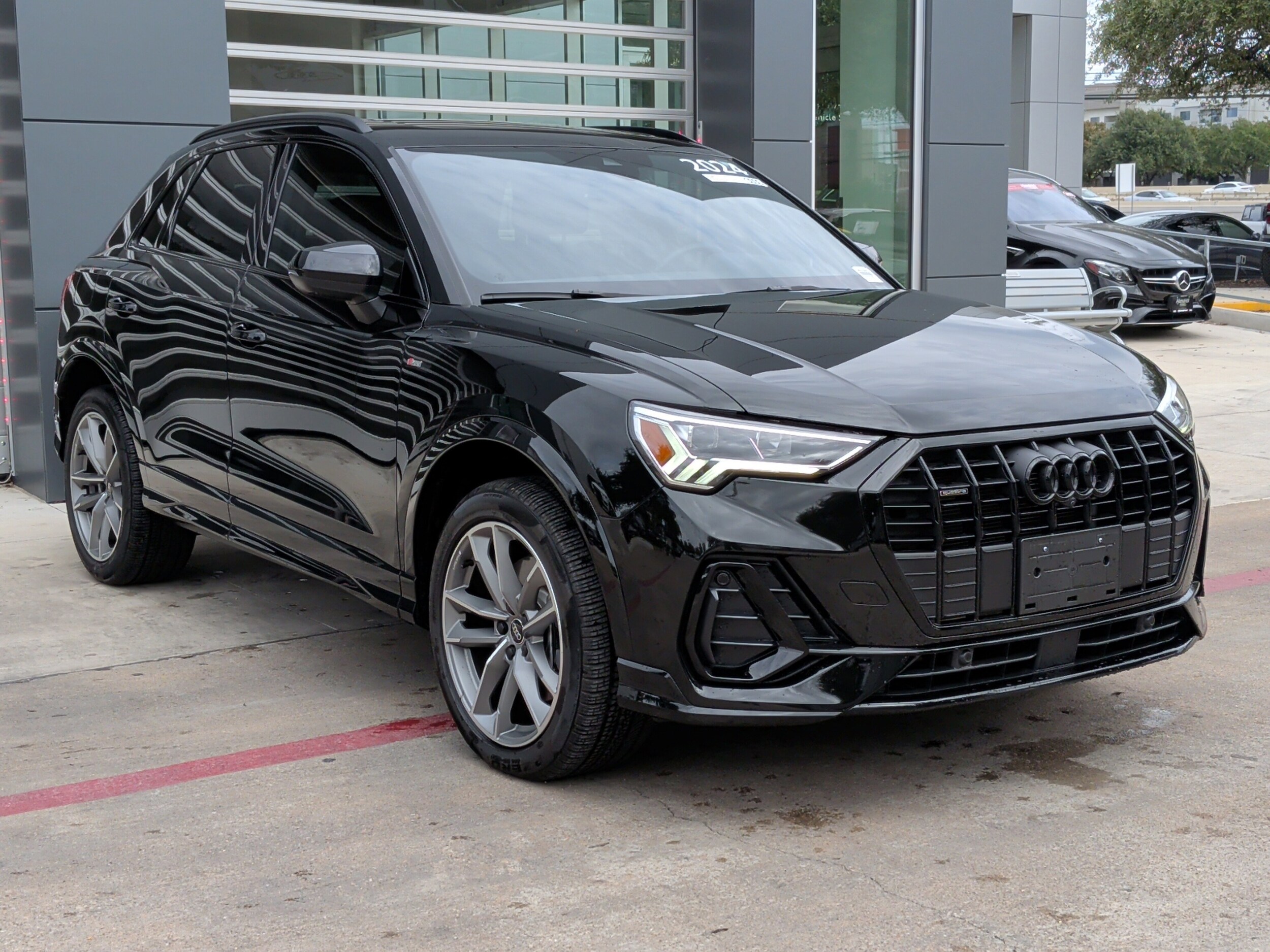 2024 Audi Q3 S line Premium Plus photo 2