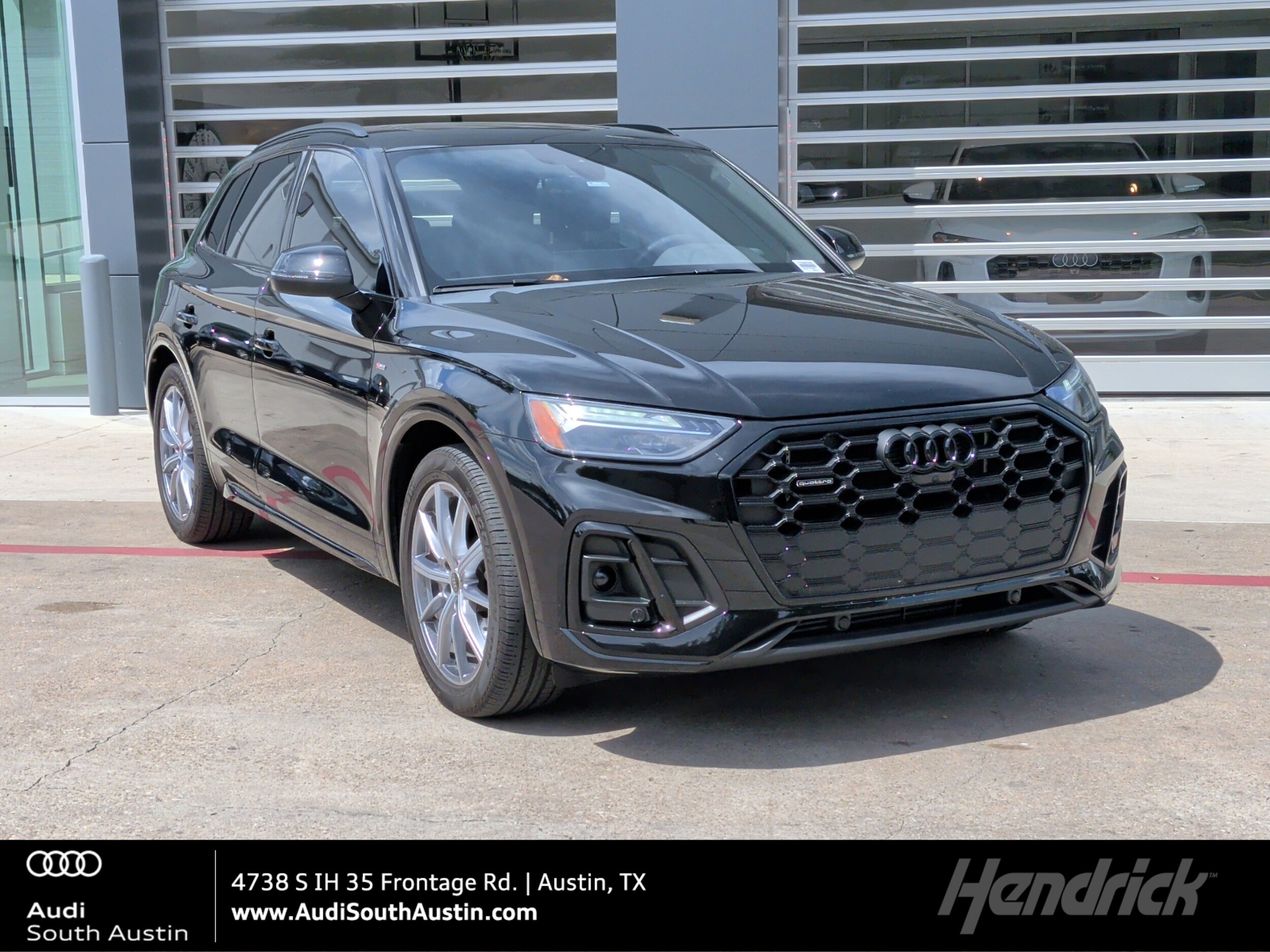 2023 Audi Q5 55 e Premium Plus's photo