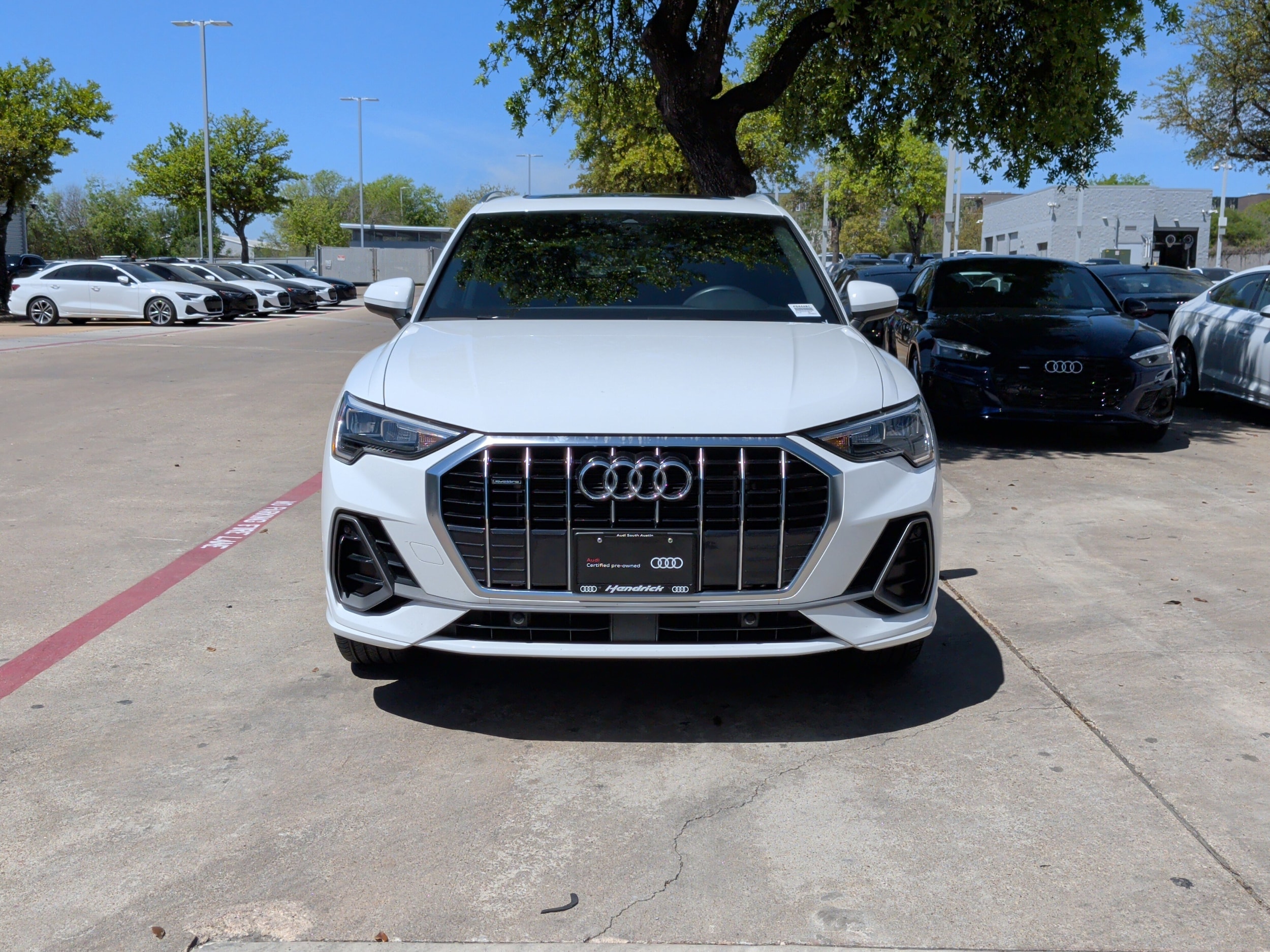 2022 Audi Q3 S line Premium photo 2