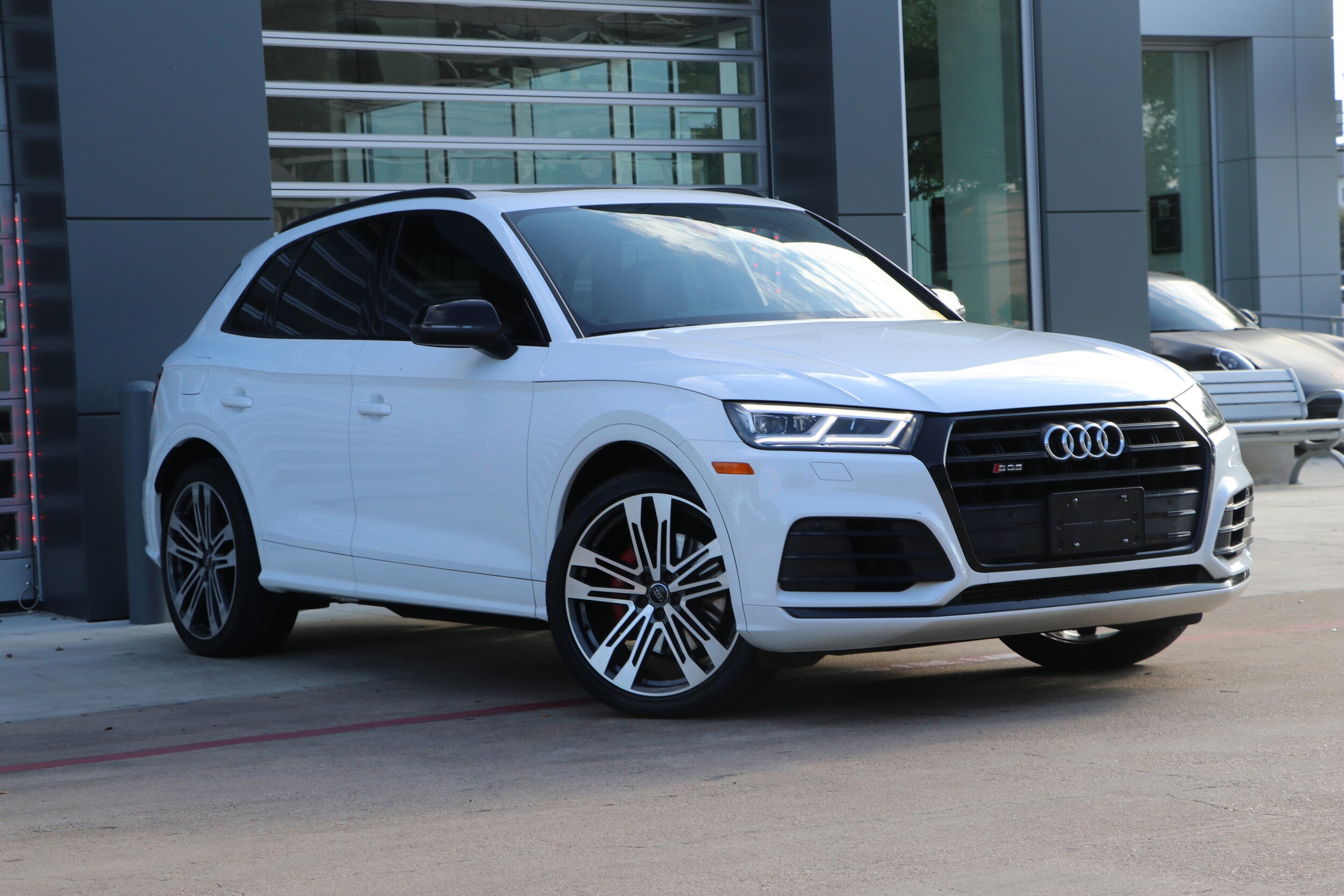 2020 Audi SQ5 Premium Plus photo 2