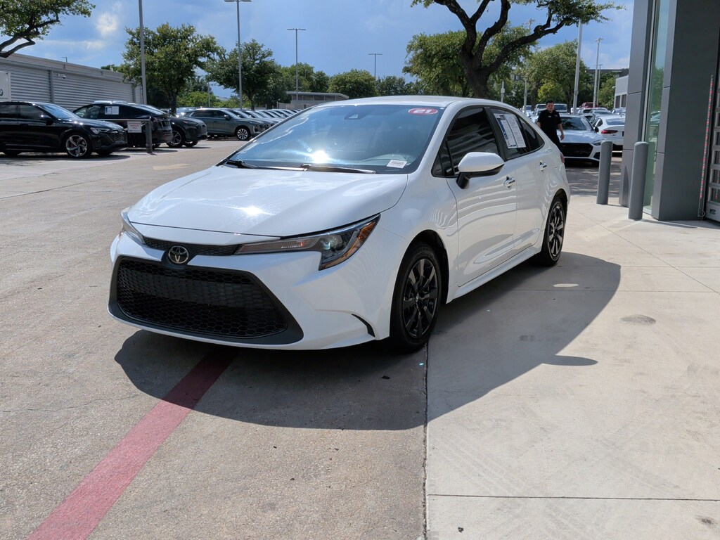 Used 2021 Toyota Corolla LE Sedan