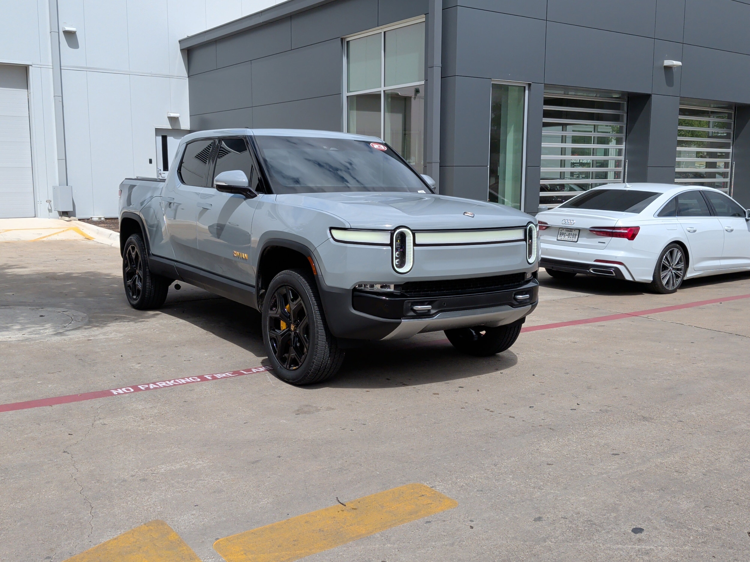 Used 2023 Rivian R1T Adventure with VIN 7FCTGAAA3PN025682 for sale in Austin, TX