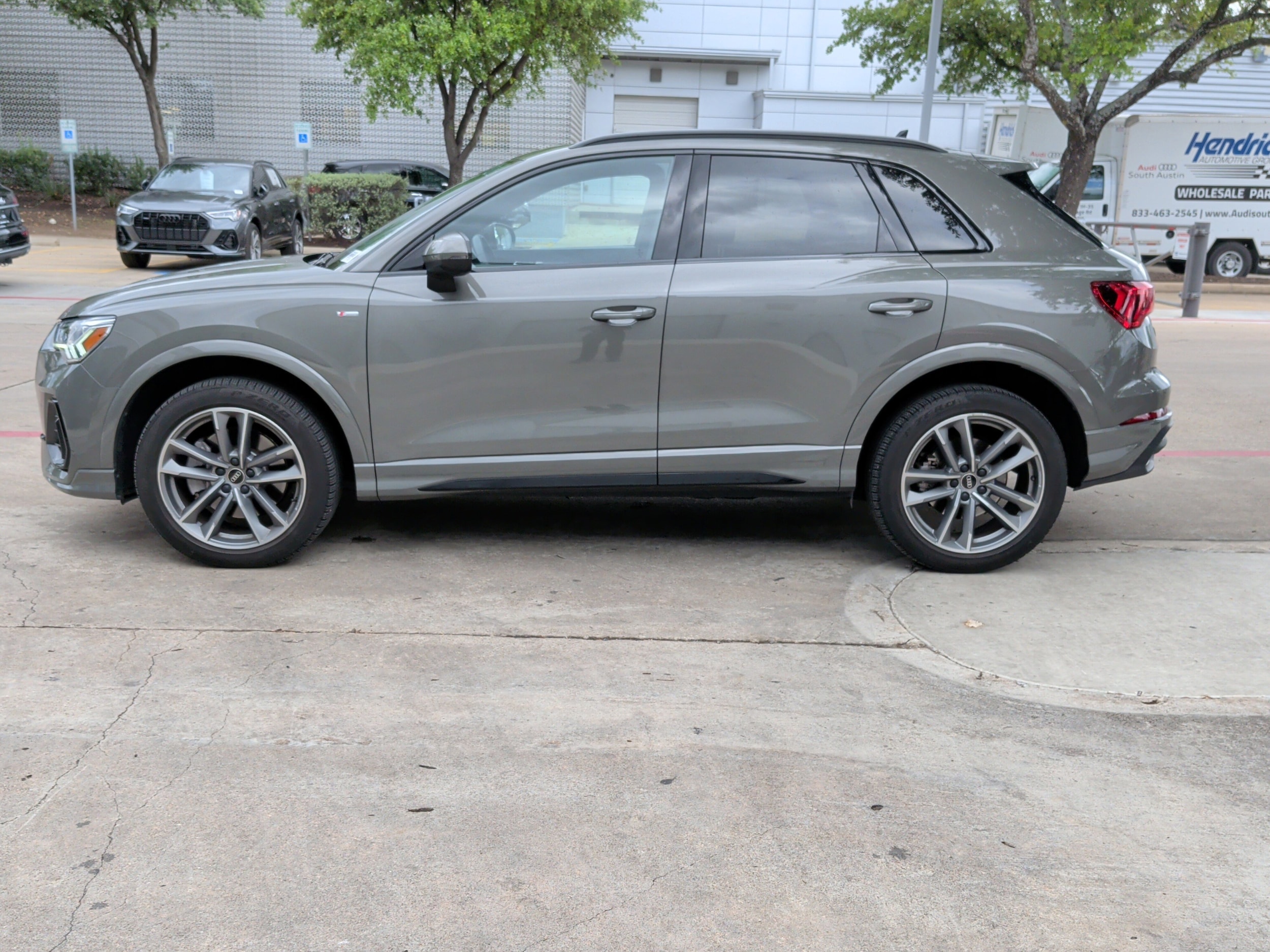 2023 Audi Q3 S line Premium photo 6