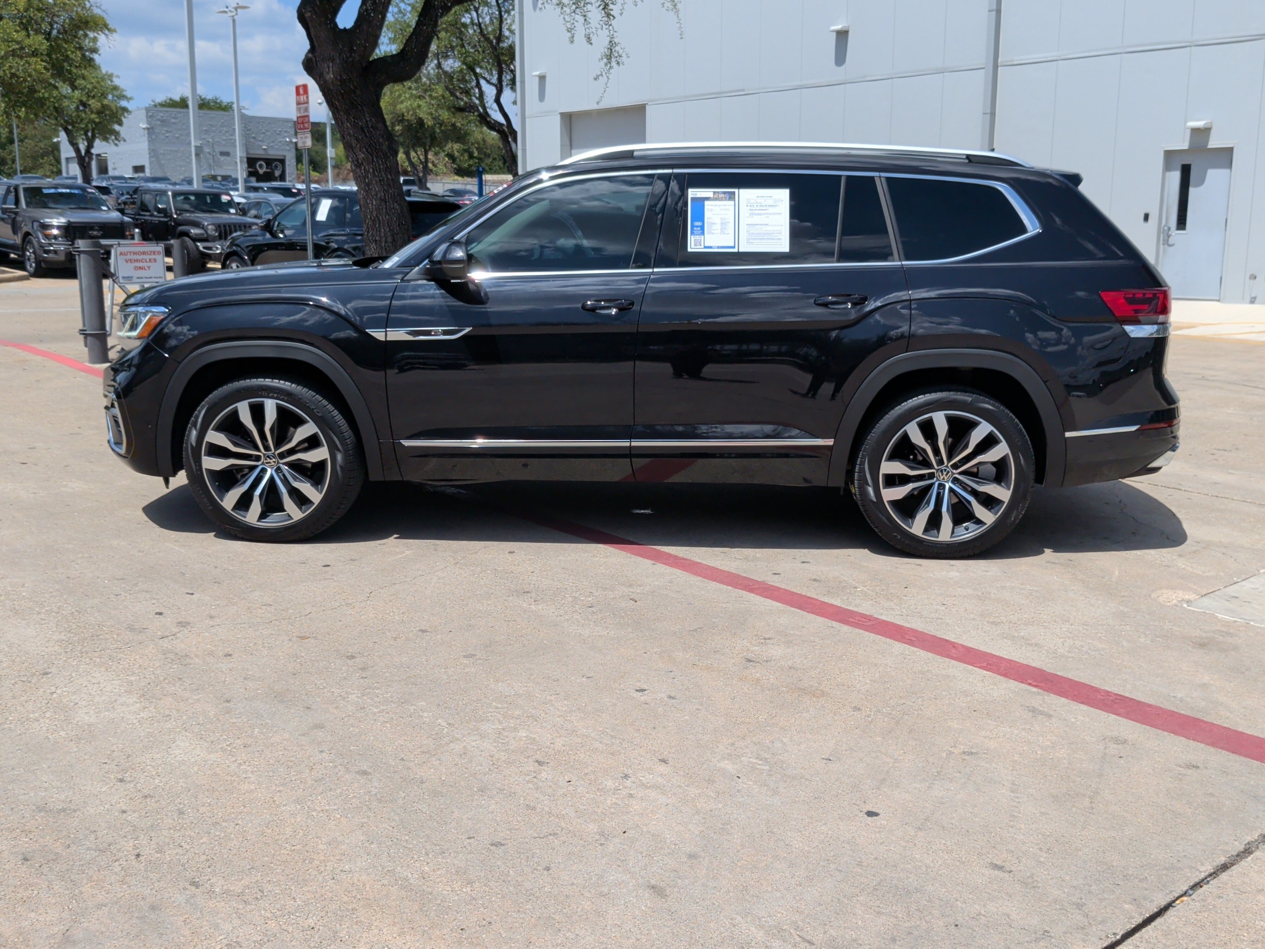 2023 Volkswagen Atlas 3.6L V6 SEL Premium R-Line