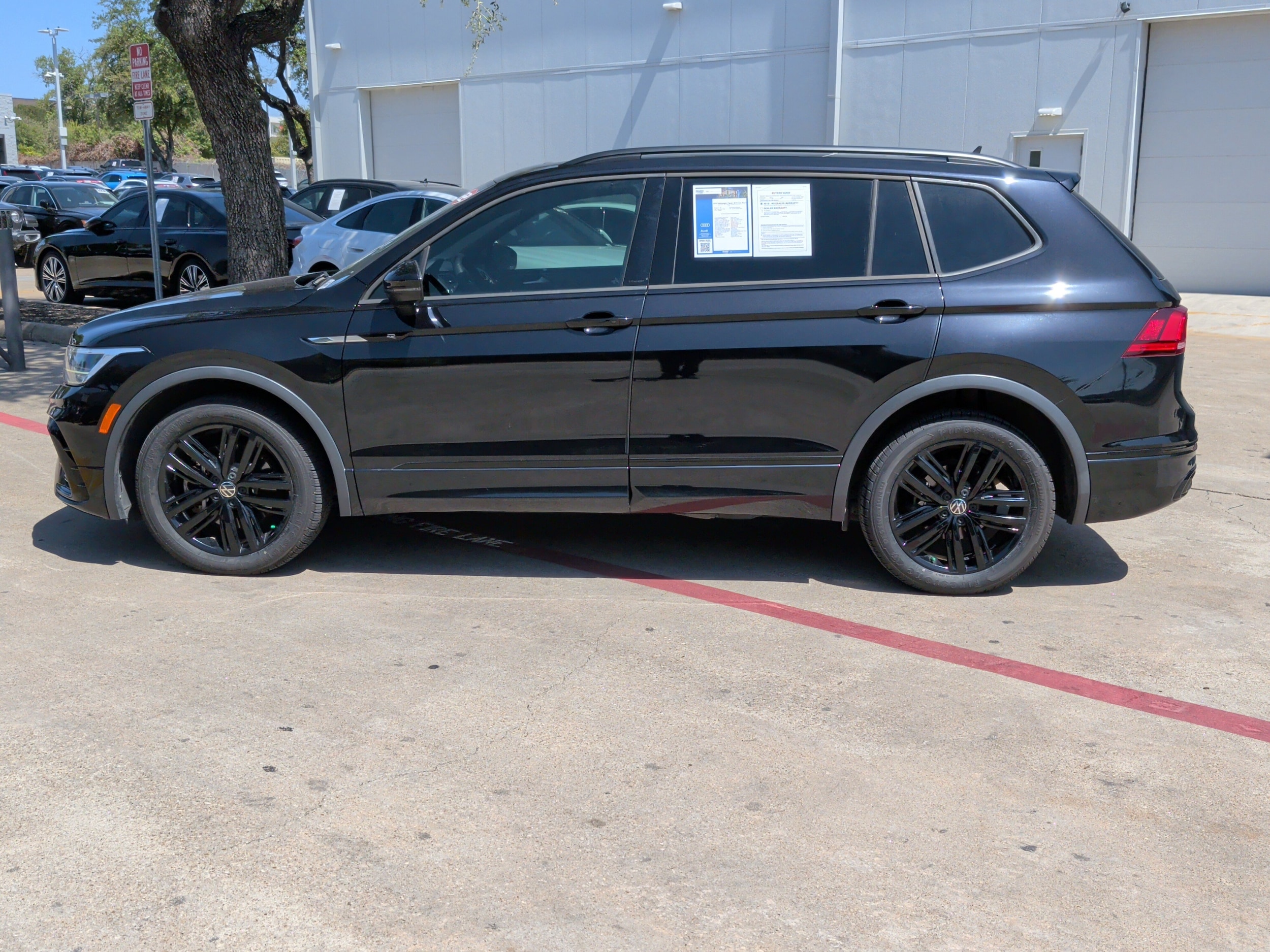 2022 Volkswagen Tiguan SE R-Line Black