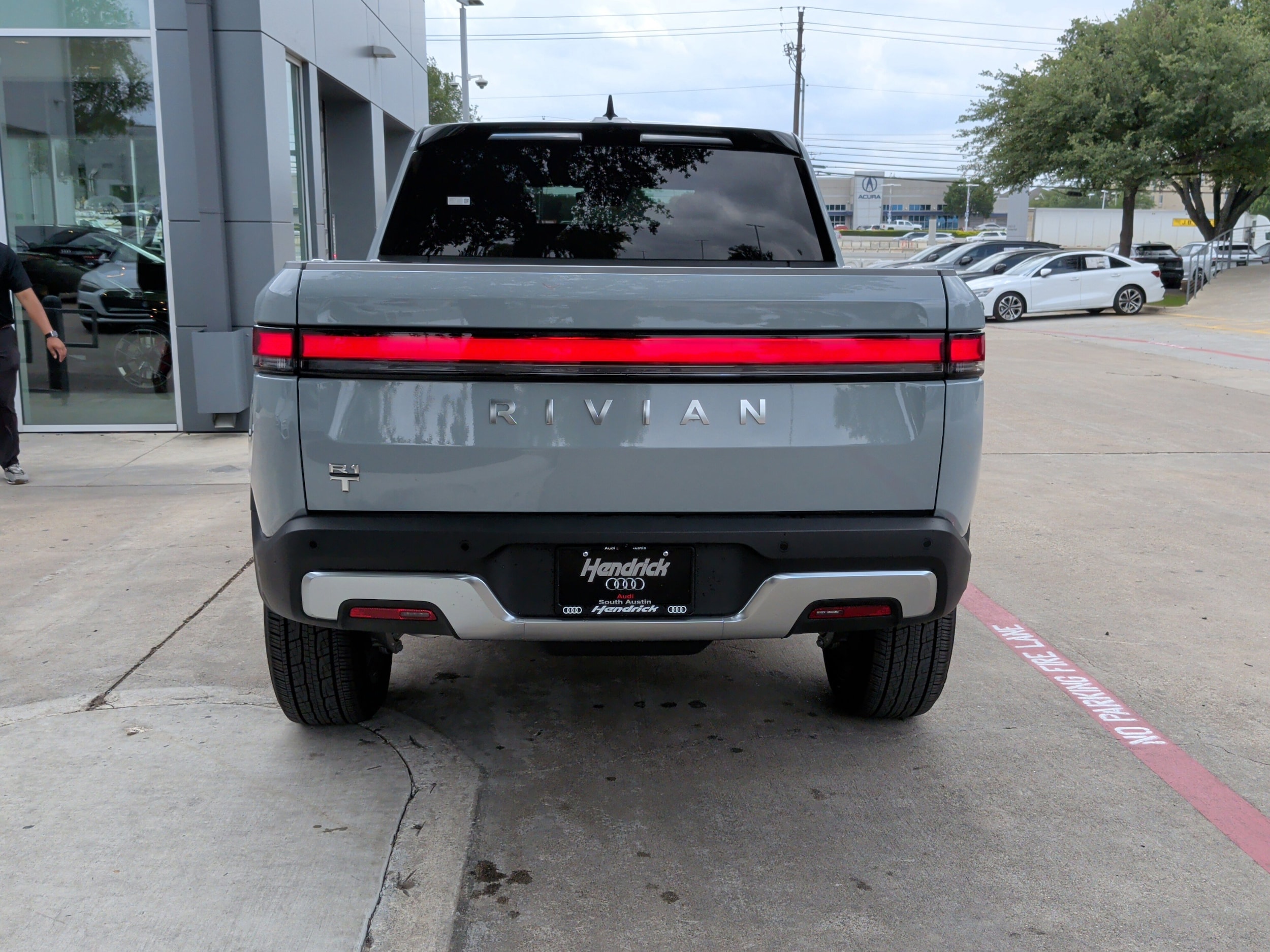 2023 Rivian R1T Adventure Dual-Motor Large Pack photo 3