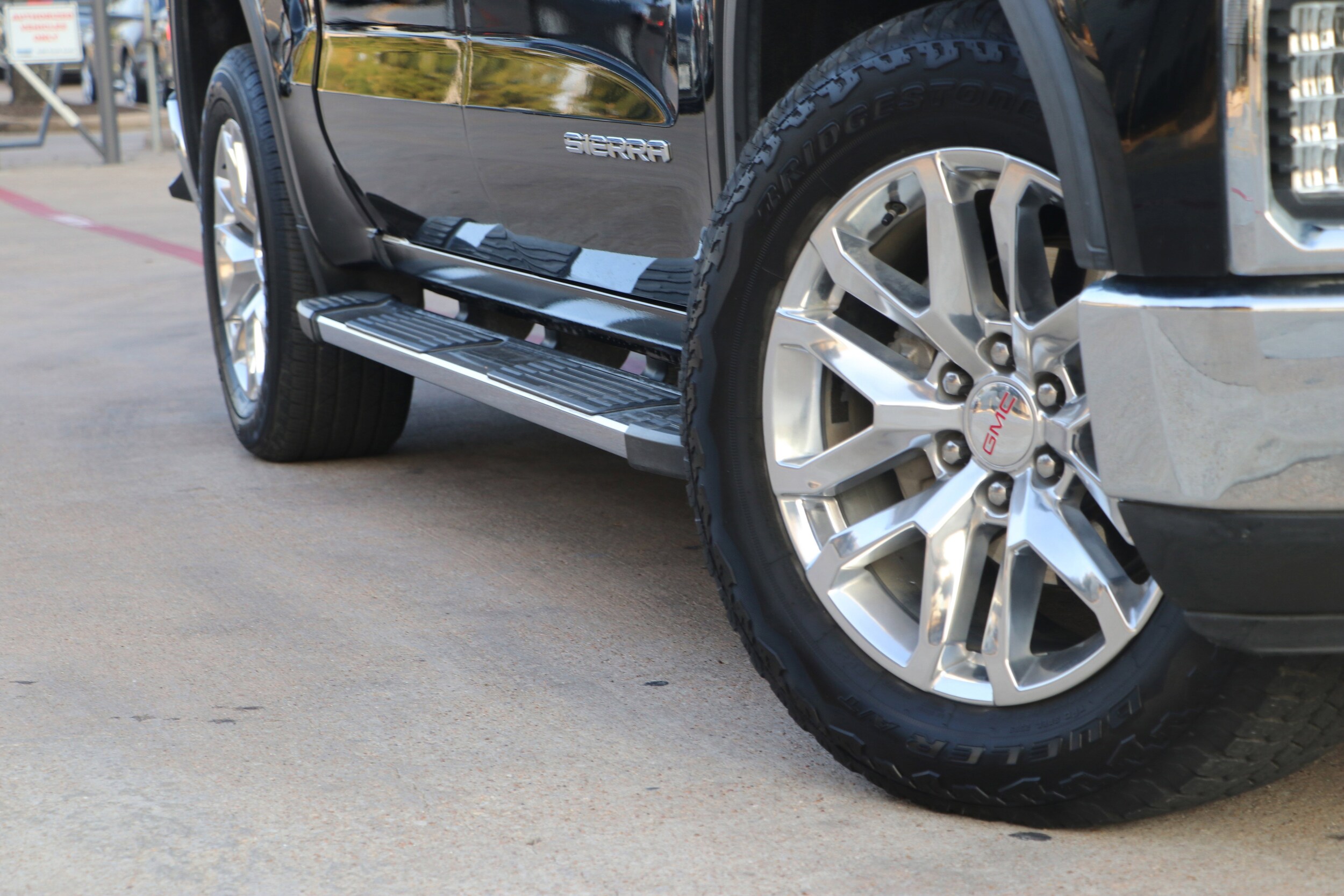 2020 Gmc Sierra 1500 SLT photo 2