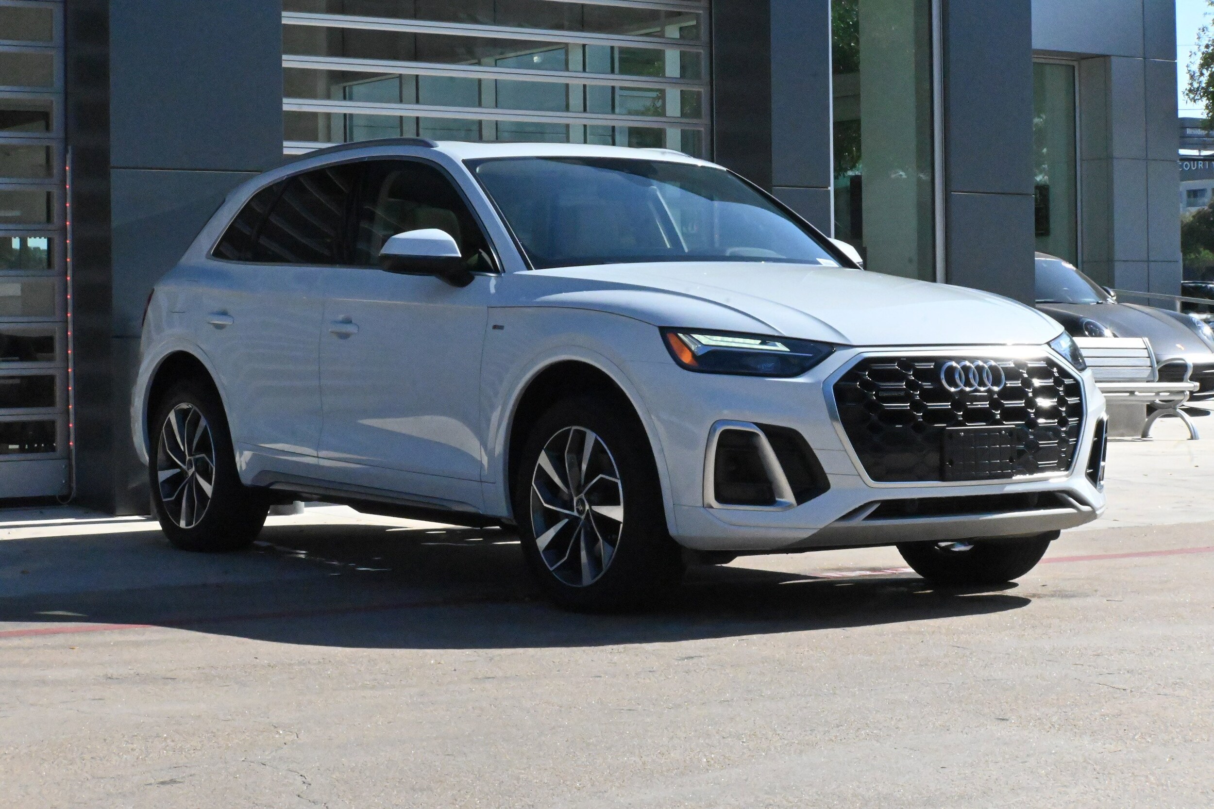 2024 Audi Q5 S line Premium Plus photo 2